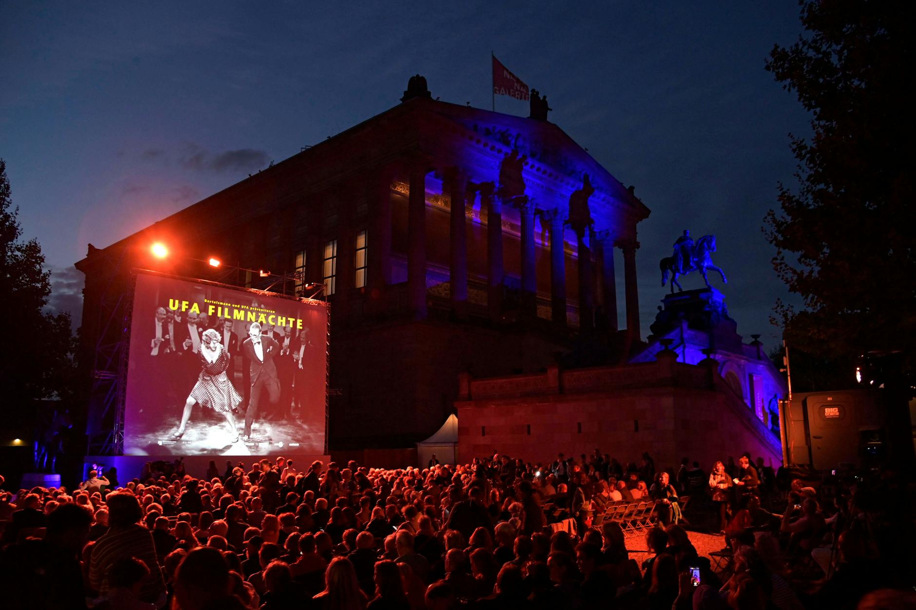 Die UFA-Filmnächte in der historischen Mitte Berlins zeigen Stummfilmklassiker. Einfach magisch!
