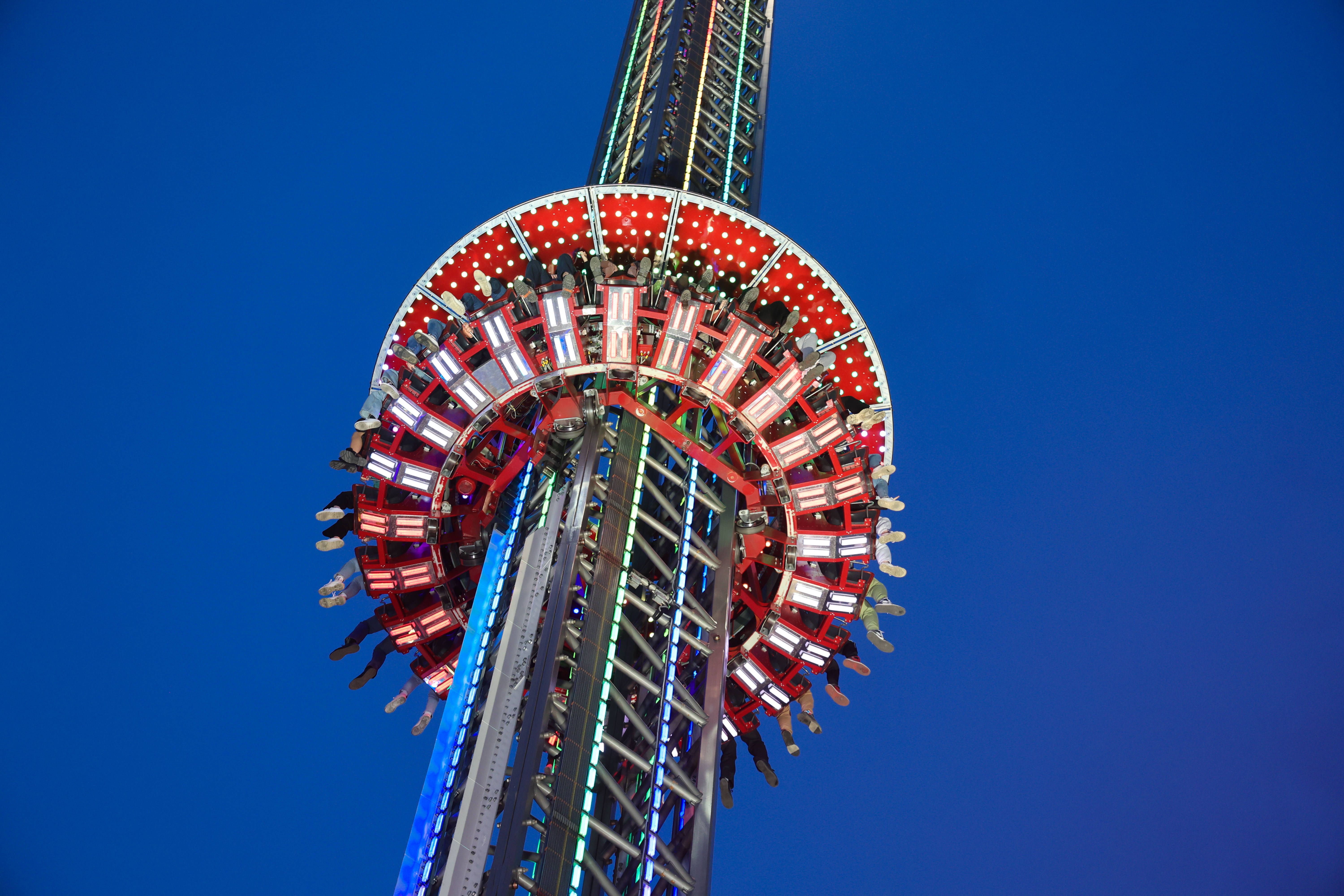 Vorsicht, nur für Mutige: Berlin bekommt einen Freifall-Turm!