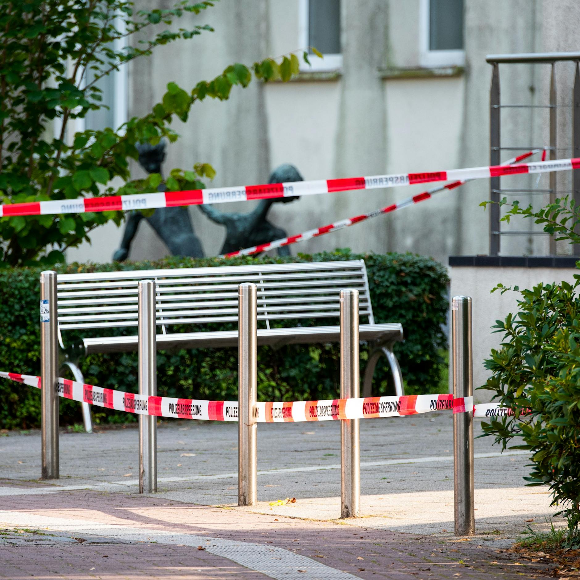 Lehrer brutal niedergestochen: Vier Brüder festgenommen!