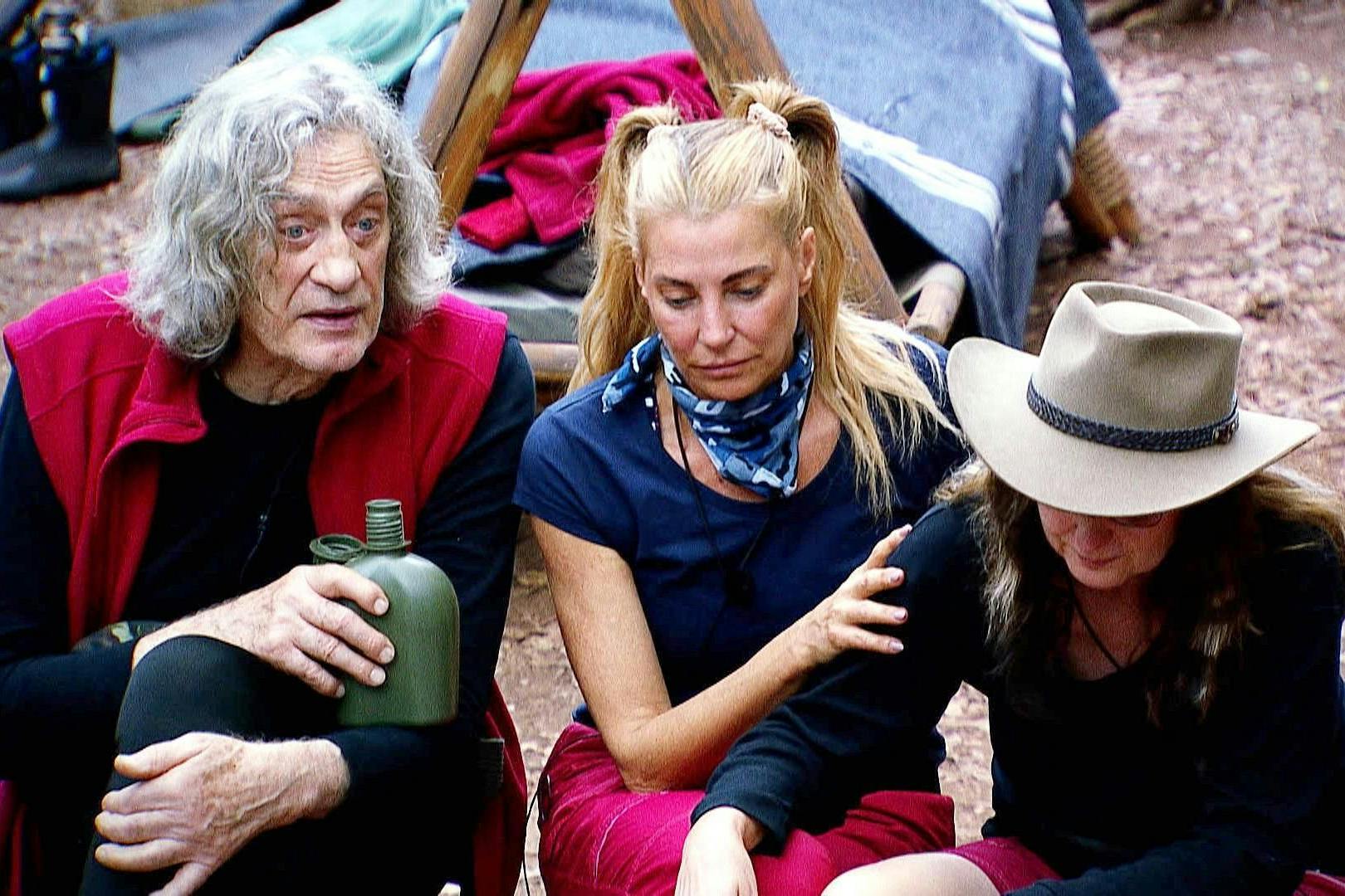 Winfried Glatzeder, Giulia Siegel und Hanka Rackwitz im Dschungelcamp.
