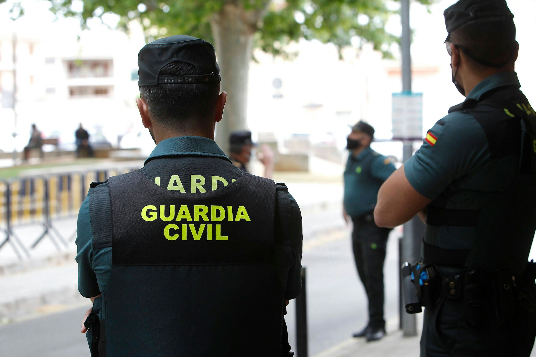 Mitglieder der spanischen Guardia Civil im Einsatz. Vier deutsche Urlauber sind auf Mallorca festgenommen worden, weil sie einen Taxifahrer verprügelt haben sollen.
