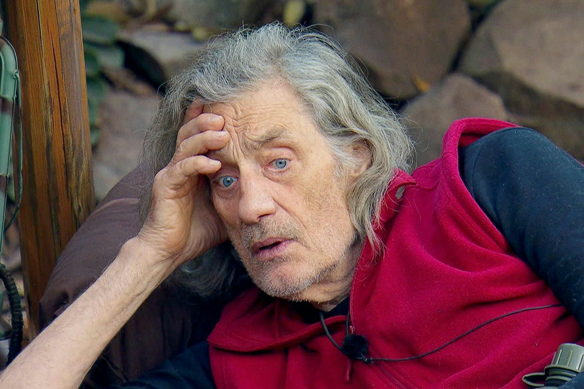 Winfried Glatzeder (79) während seiner Besenkammer-Sex-Beichte im Dschungelcamp