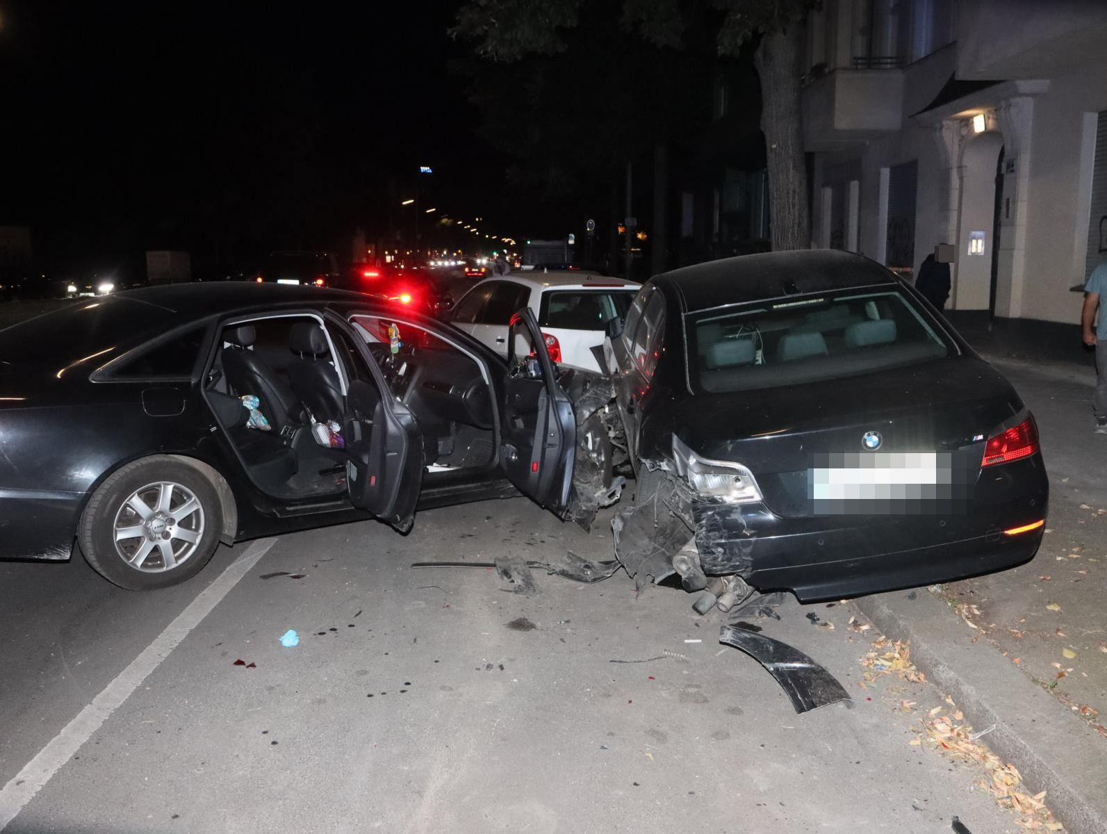 Image - Berlin-Neukölln: Autofahrer rammt auf der Sonnenallee geparkte Autos