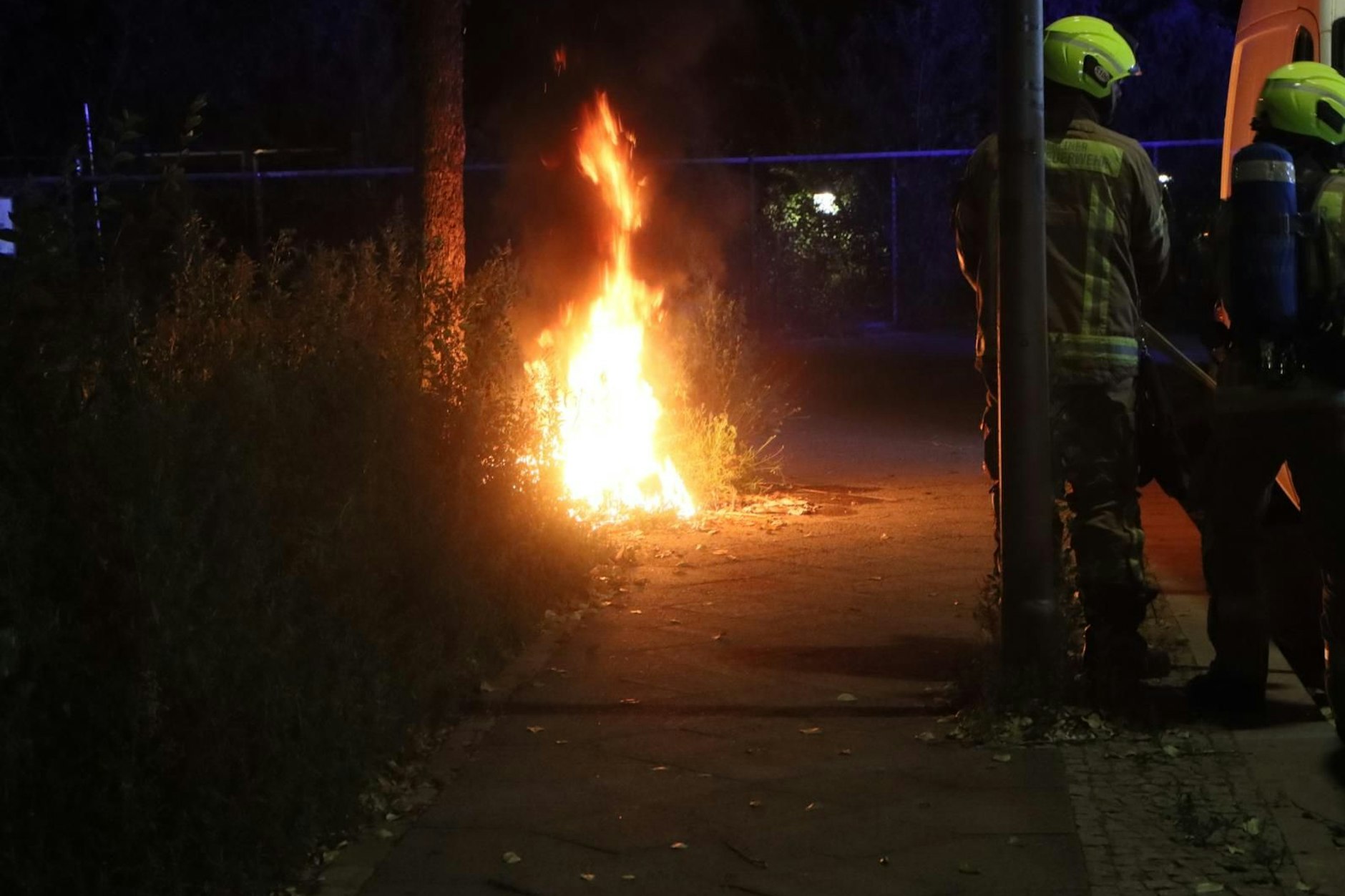 Die Berliner Feuerwehr löschte die Brände.