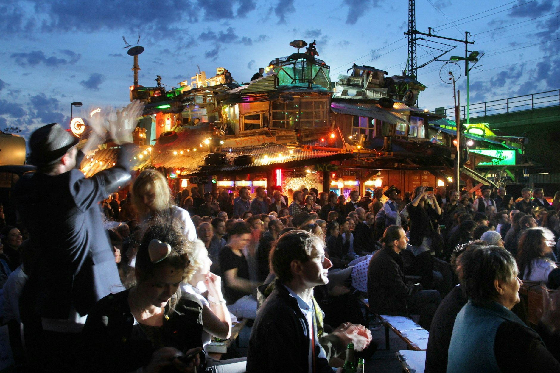 Wochenenden zwischen Realitätsflucht und Partyfreuden: Die Bar25 war der prägendste Club seiner Ära. Berlin hat ihm viel von seiner internationalen Anziehungskraft zu verdanken.