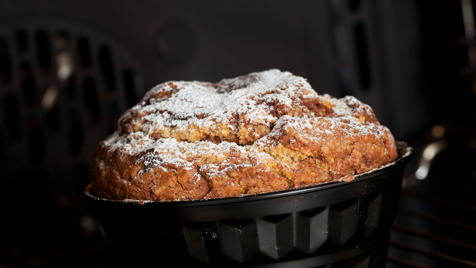 Probieren Sie das Rezept für Berliner Napfkuchen am Wochenende gleich mal aus. 