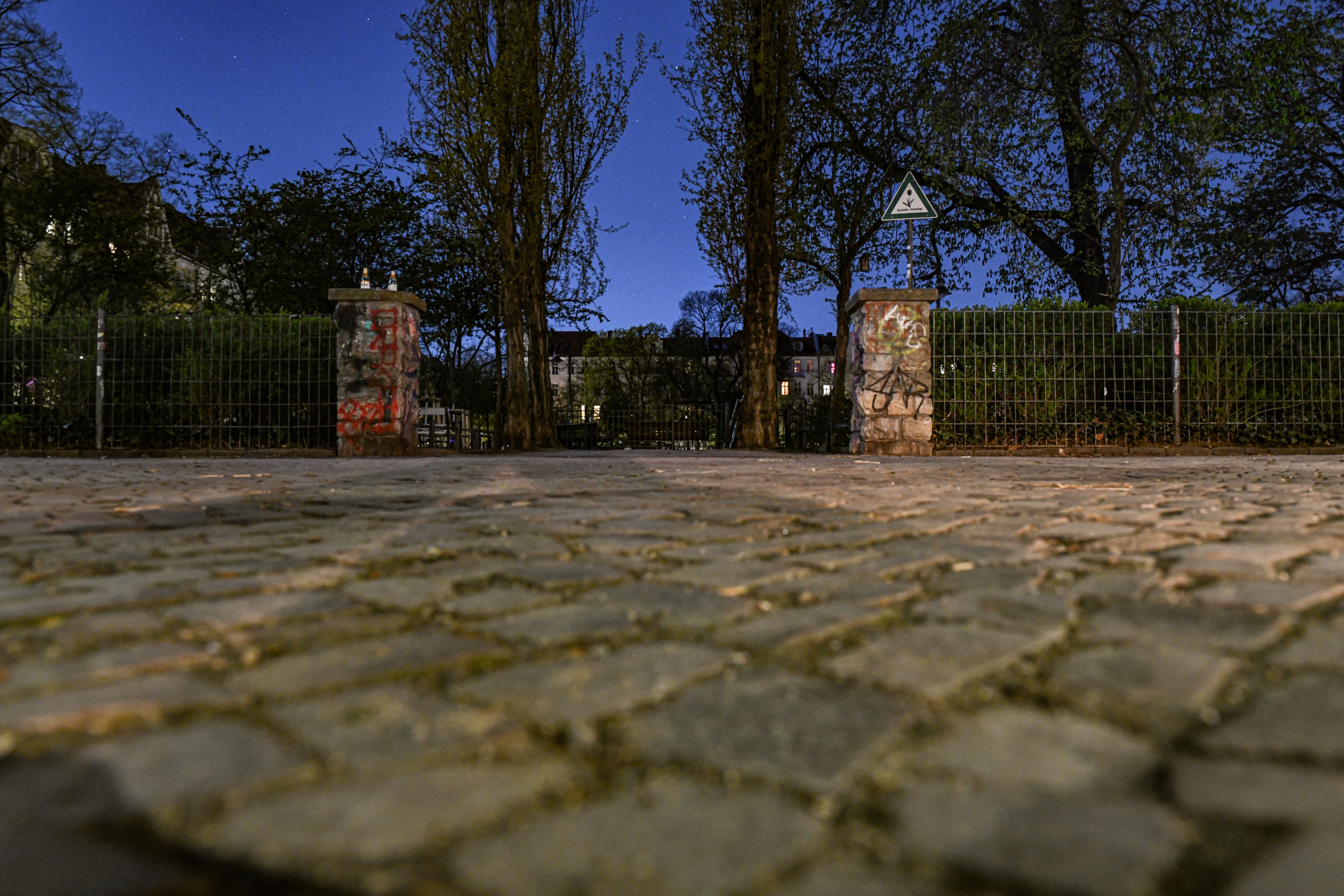Schwarzer Gewalt-Tag in Berlin: Opfer mit Messer in Bauch gestochen!