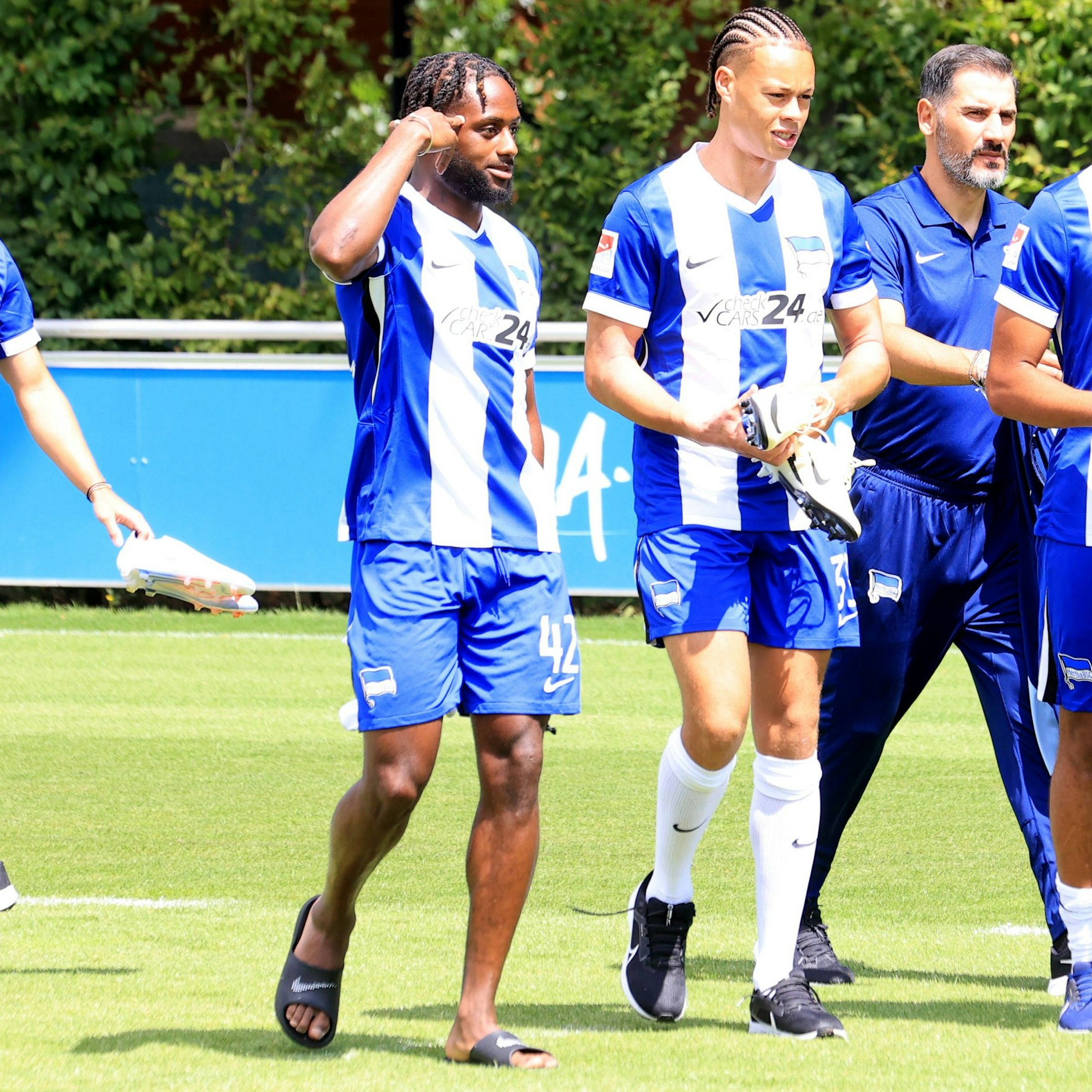 Herthas Deyo Zeefuik und Derry Scherhant verstehen sich auch privat sehr gut.