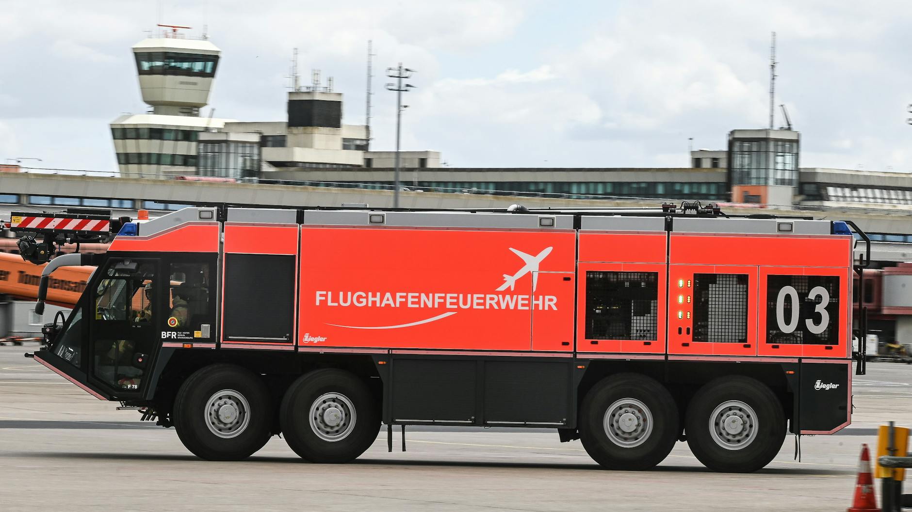 Mit solchen Superlöschfahrzeugen verseuchte die Feuerwehr am Airport das Grundwasser.