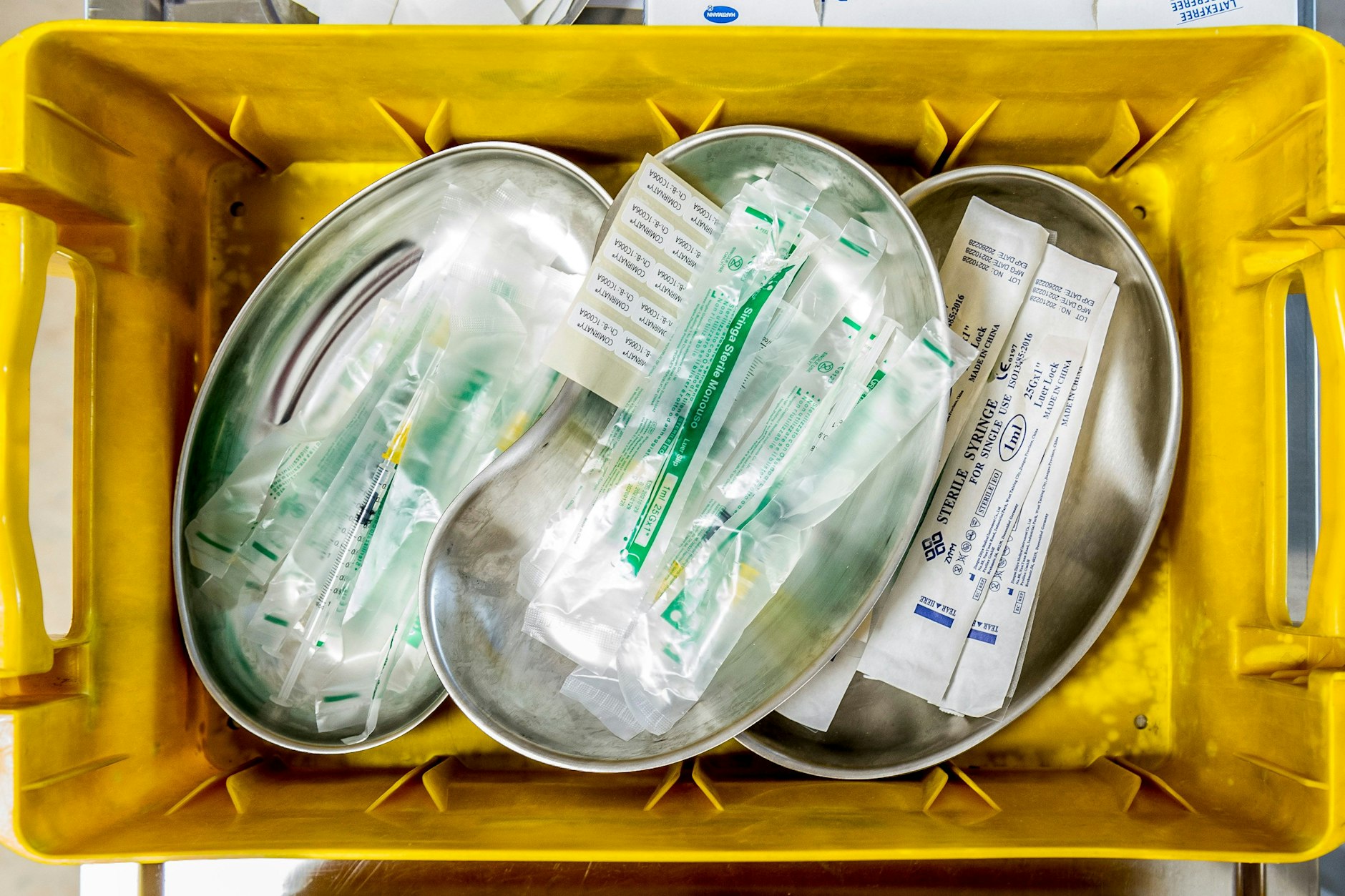 Vorbereitete Impfdosen vor ihrer Verwendung