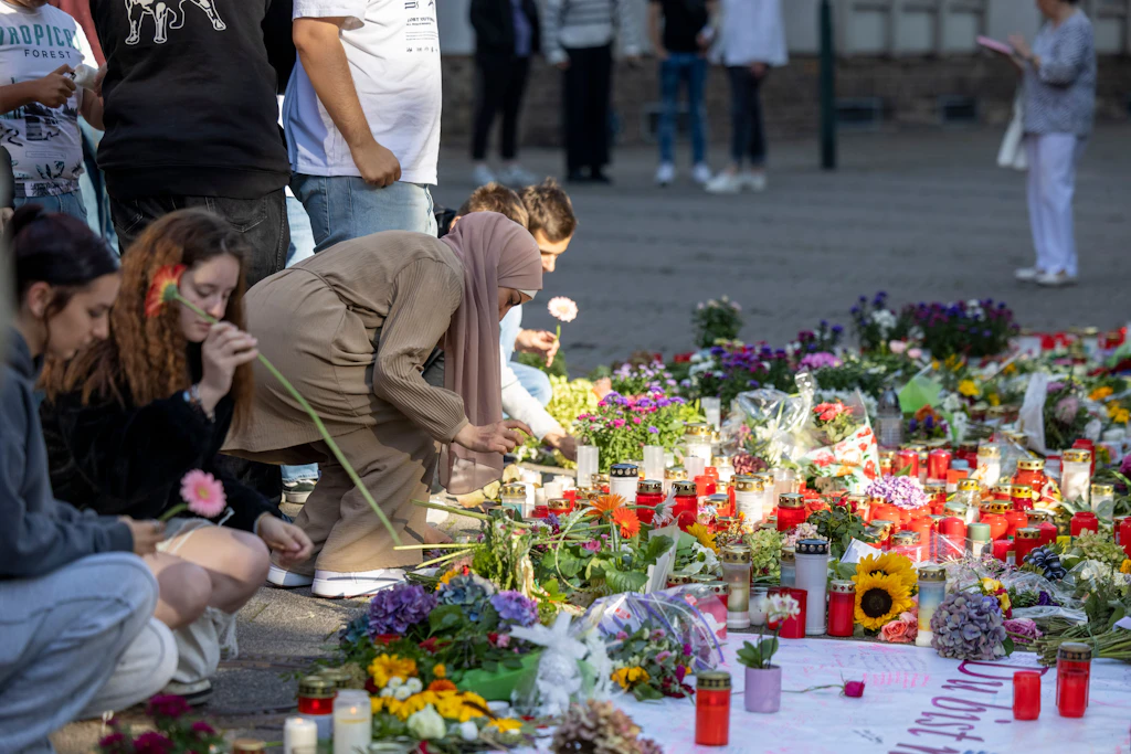 Berechtigte Fragen nach Terror in Solingen: „Wir haben dich beschützt! Warum tötest du uns?“