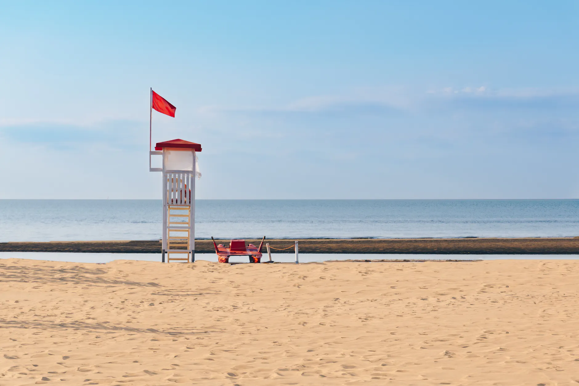 Der Adriastrand in Bibione. Am Montag ertrank dort ein deutsches Mädchen.