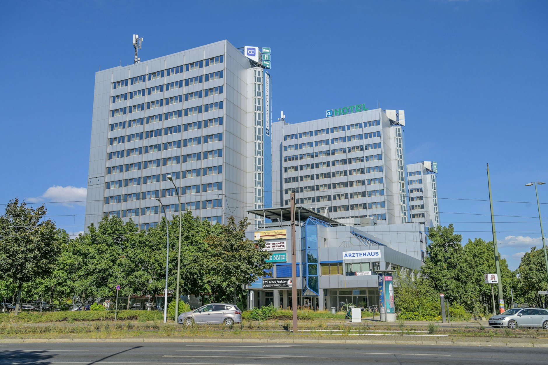 Ein riesiges Hotel in Lichtenberg soll als Flüchtlingsunterkunft umgebaut werden.