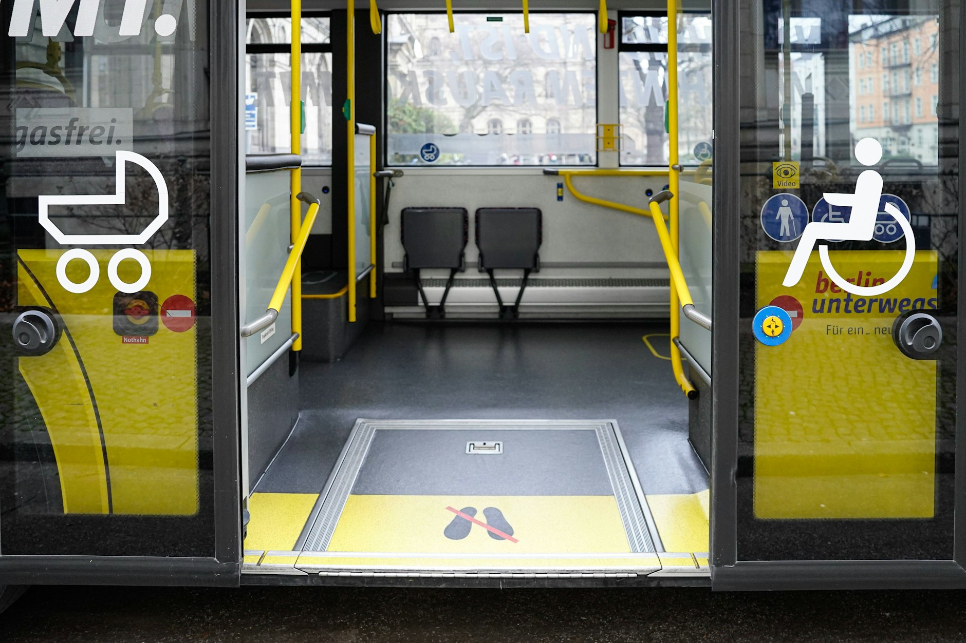 In Berlin darf man künftig auch ohne Ticket Bus fahren. 