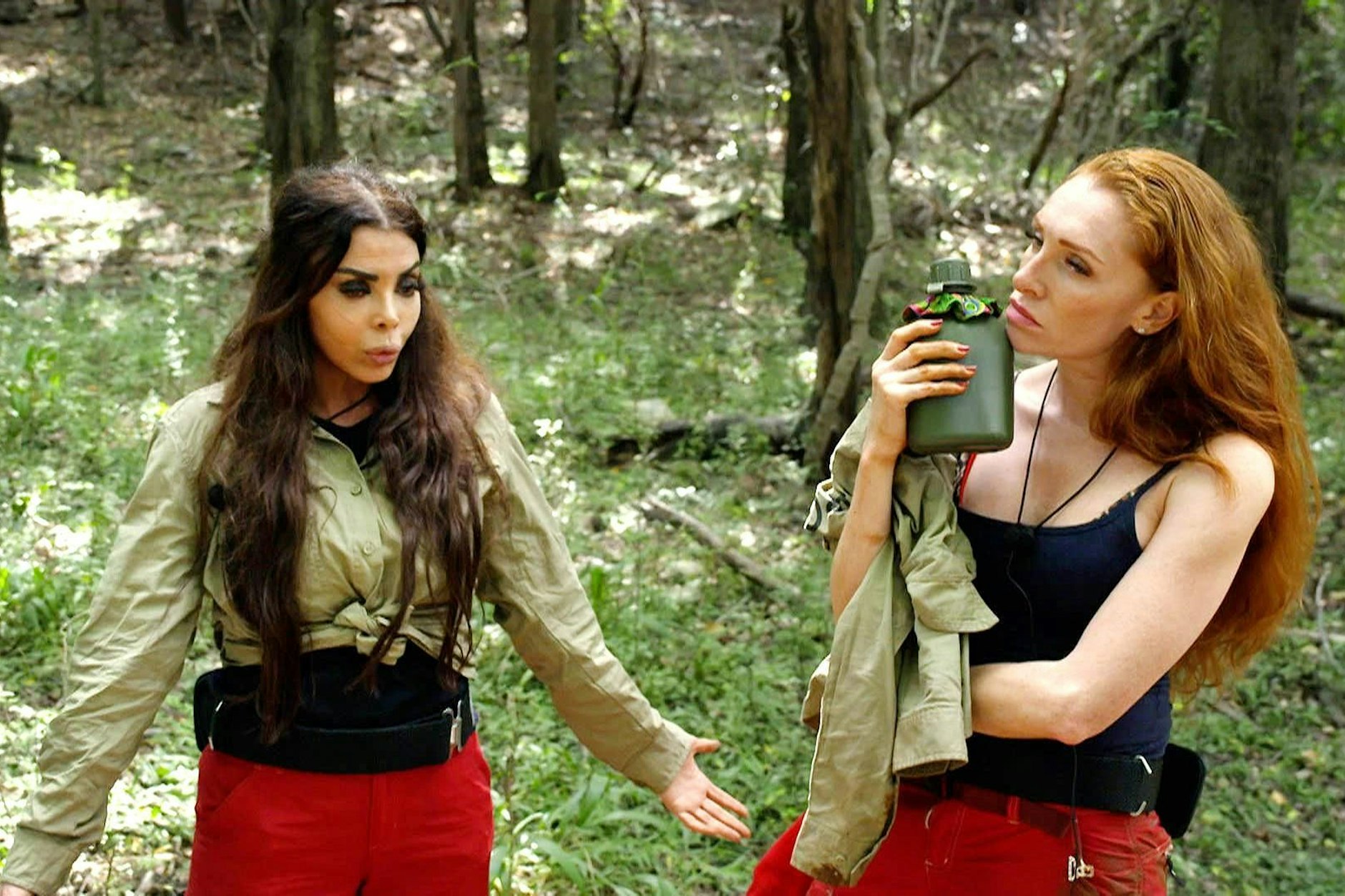 Kader Loth und Georgina Fleur kriegen sich im Dschungelcamp in die Haare.