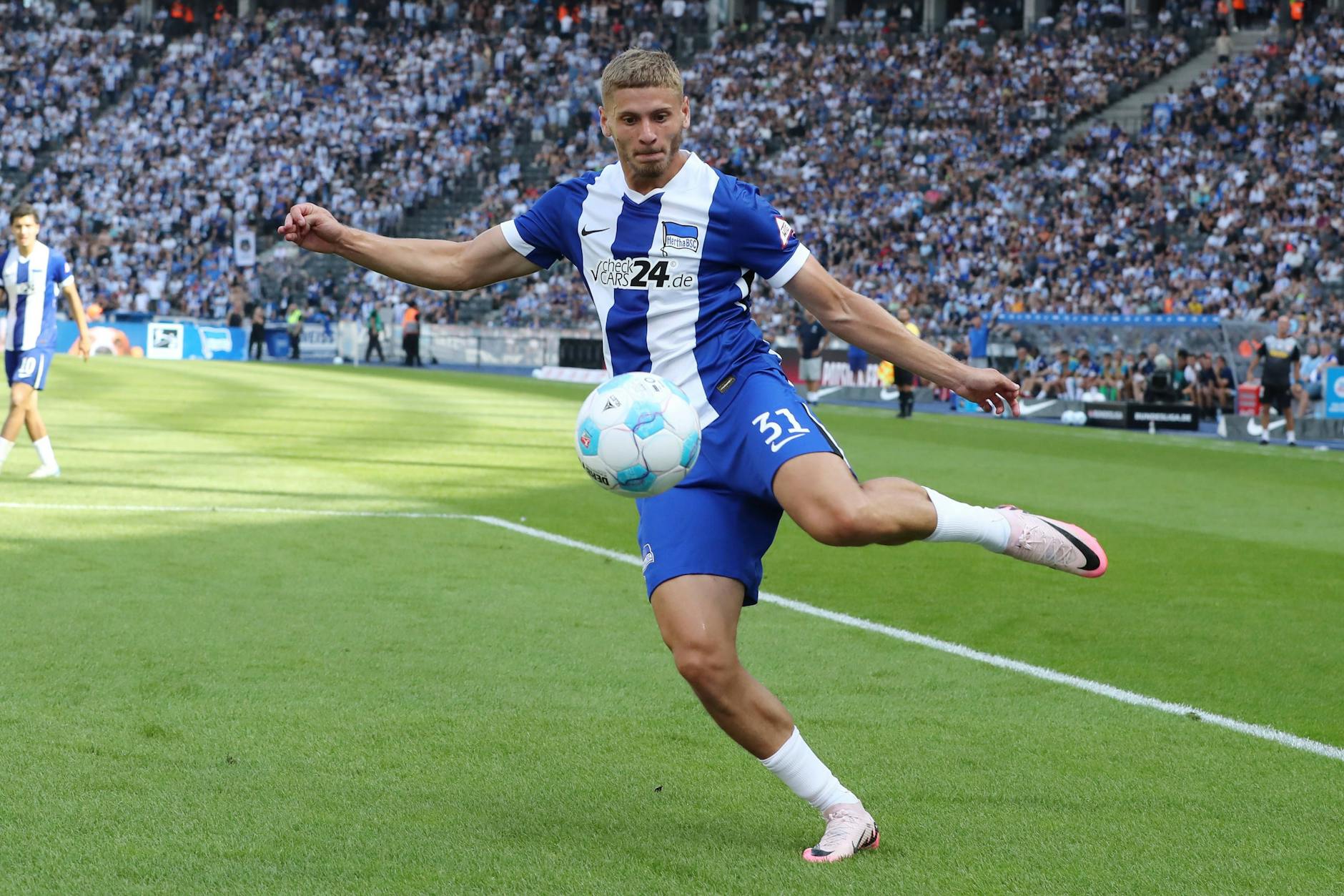 Marton Dardai spielte für Ungarn bei der EM, doch bei Hertha BSC wurde er bisher nur in vier Spielen eingewechselt. Das kann sich nach dem Abgang von Marc Kempf ändern.