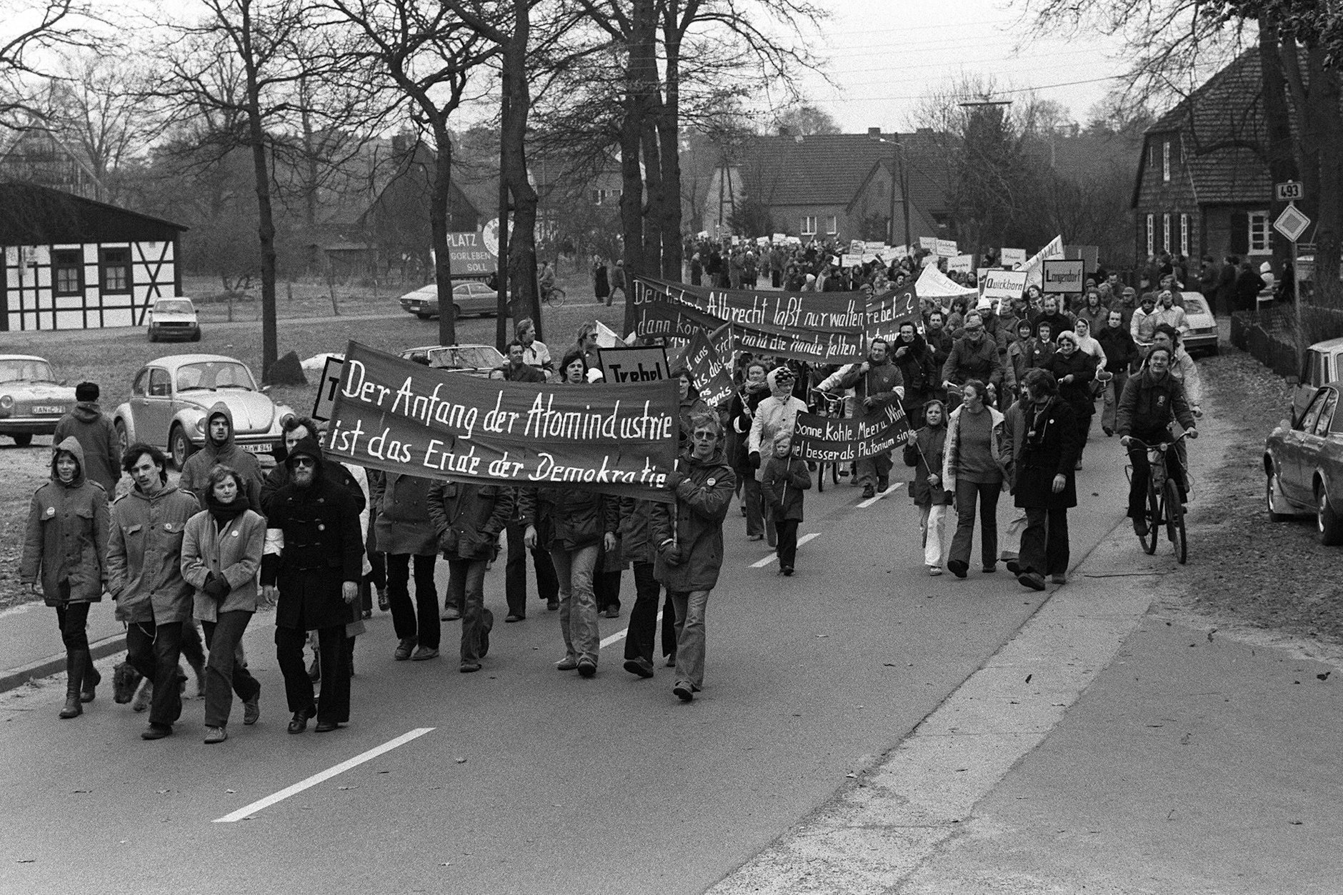 Atomkraftgegner demonstrieren vereint gegen das atomare Zwischenlager in Gorleben, 1979.