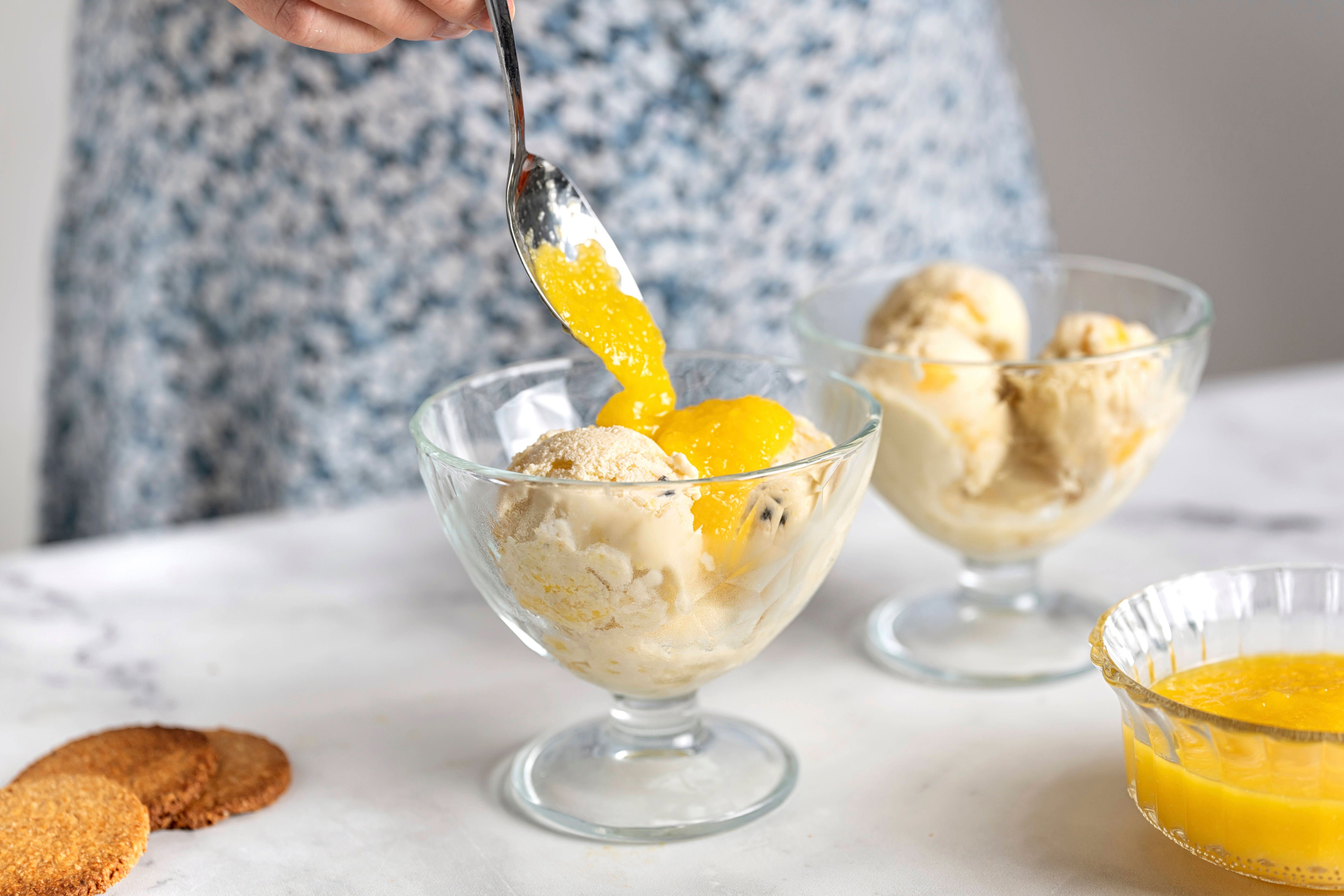 Schwedeneisbecher: Rezept für den beliebtesten Eisbecher der DDR!