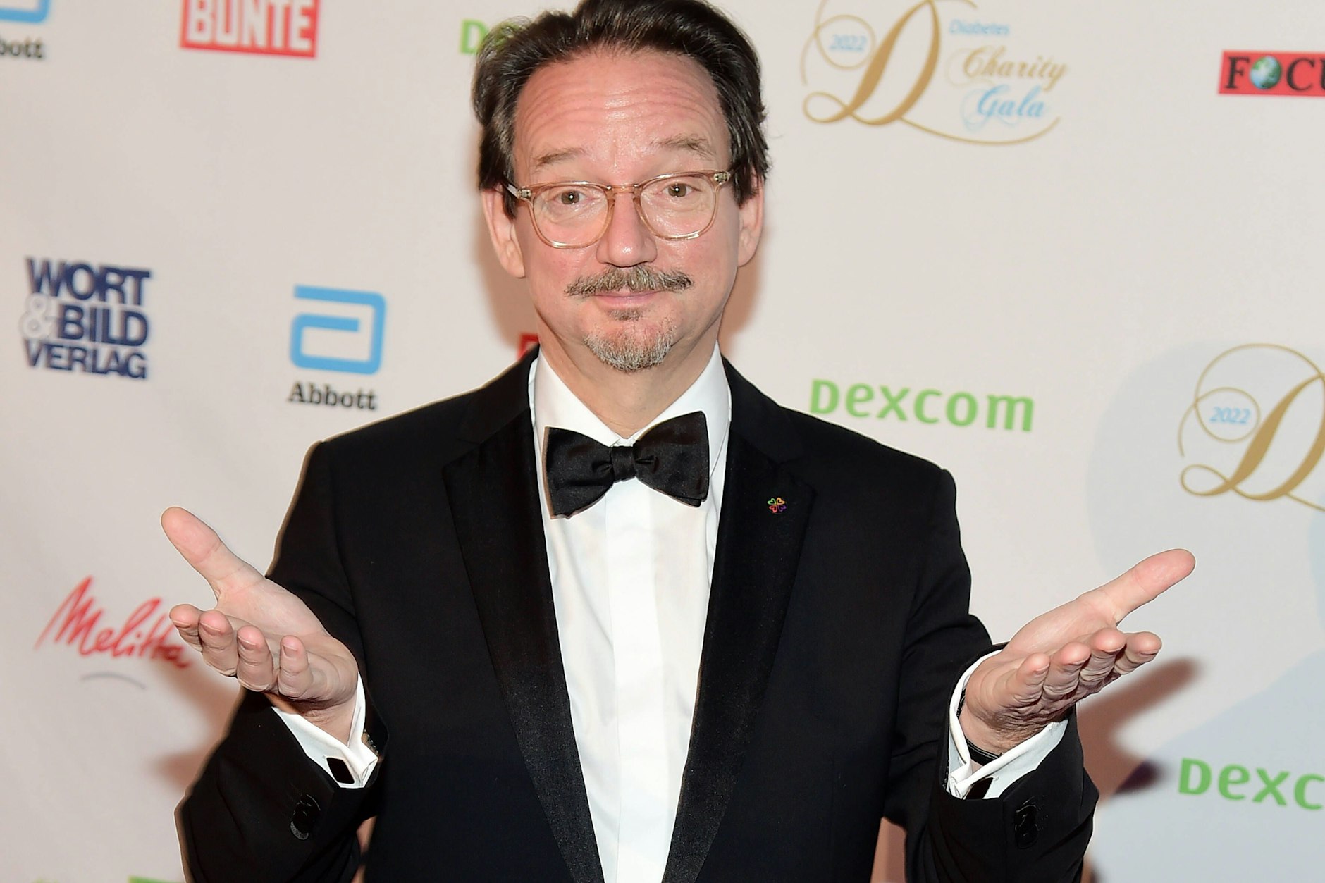 Der Berliner TV-Koch Kolja Kleeberg wurde offenbar Opfer eines brutalen Straßenüberfalls.