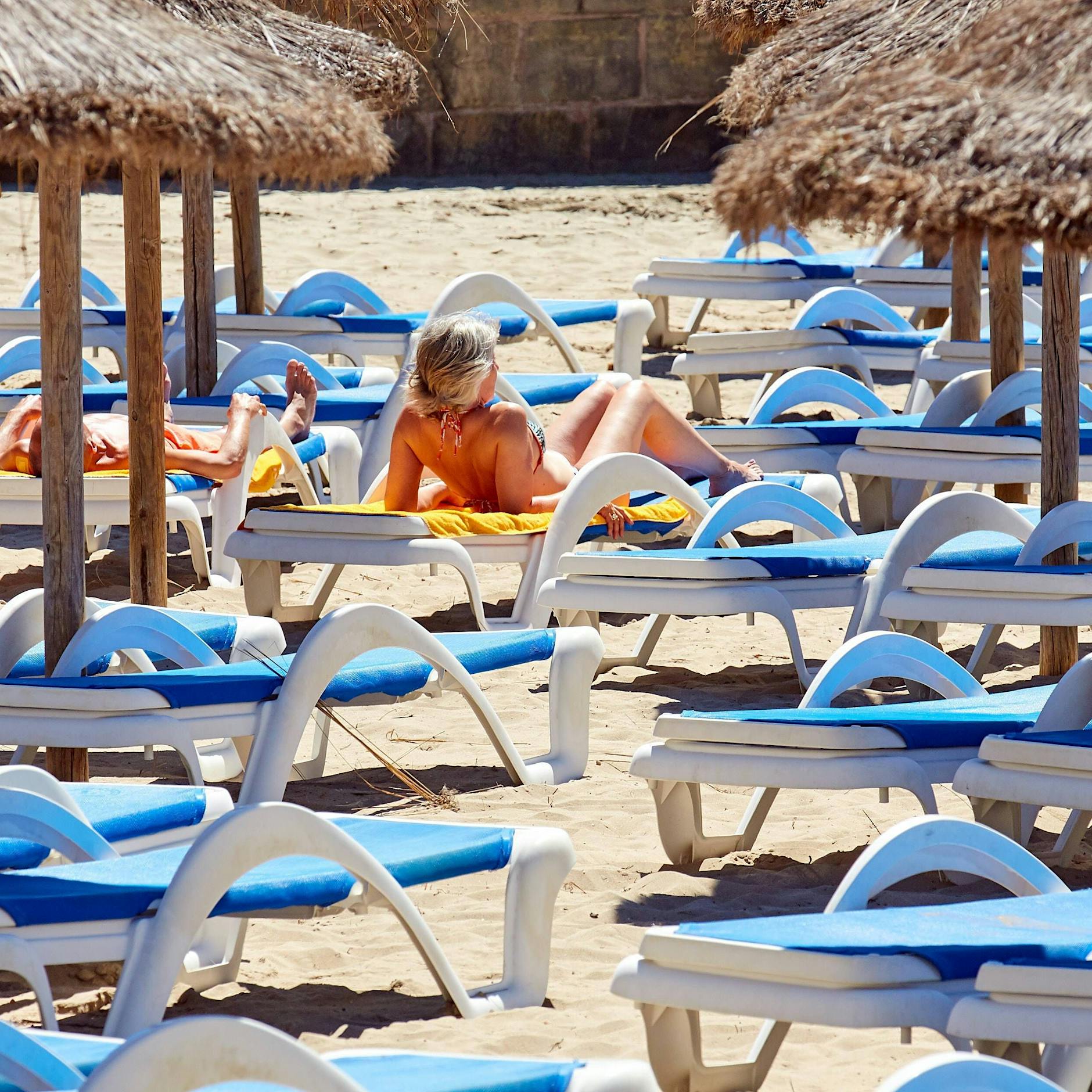 Wucher am Ferien-Strand: Liegen für 120 Euro vermietet – pro Tag!