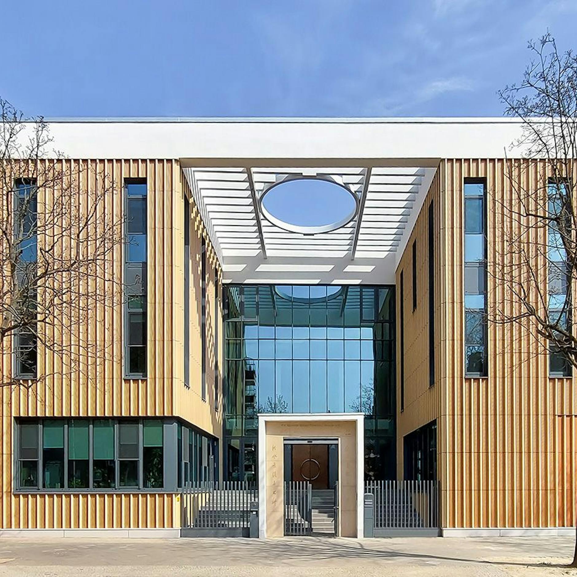 Image - In der Ackerstraße in Berlin-Mitte gibt es jetzt einen modernen buddhistischen Tempel