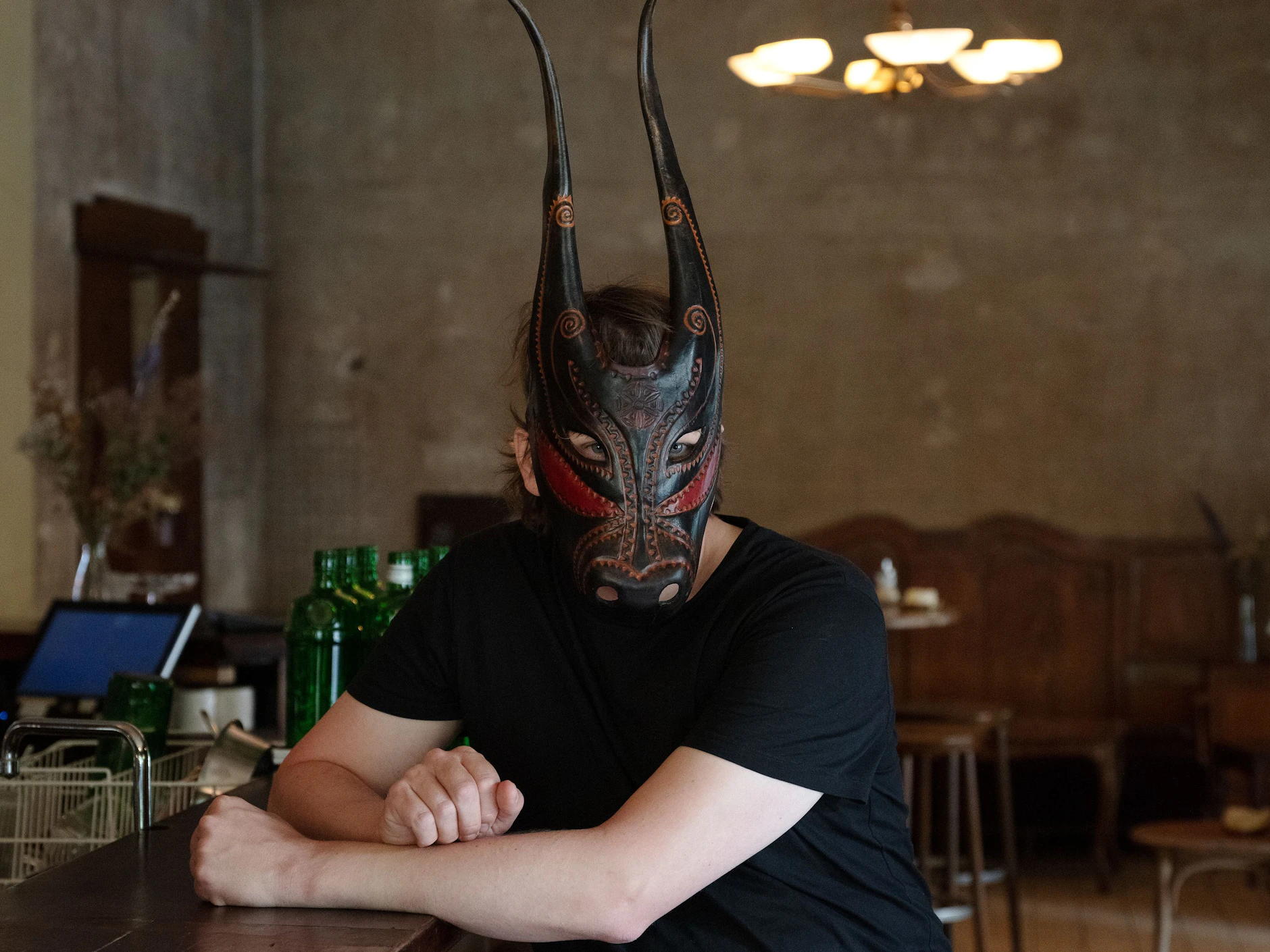 Lambert im Nathanja &amp; Heinrich, seiner liebsten Kiezkneipe: „Man ist kurz wie raus aus Neukölln“