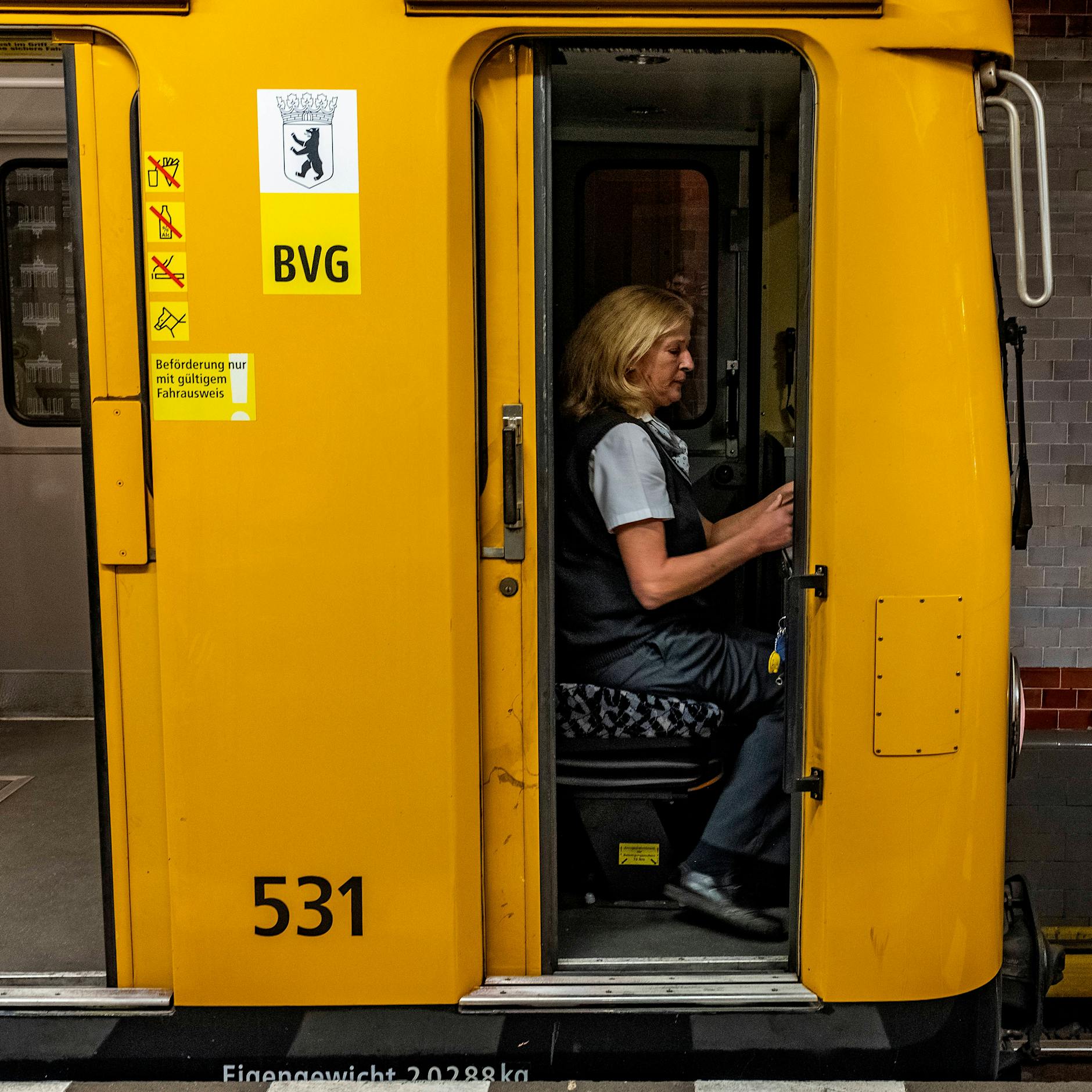Hilfe, Berlins U-Bahnen sind heiß wie eine Sauna!