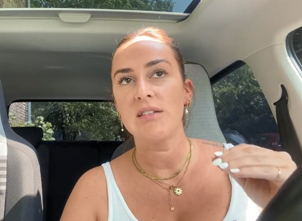 „Leben verkackt!“ Nur 30 Tage Urlaub: Junge Frau rechnet mit Arbeit ab