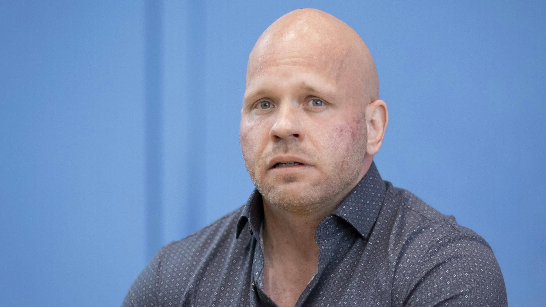 Intensivpfleger Ricardo Lange berichtet über Messer-Attacken und die Folgen.
