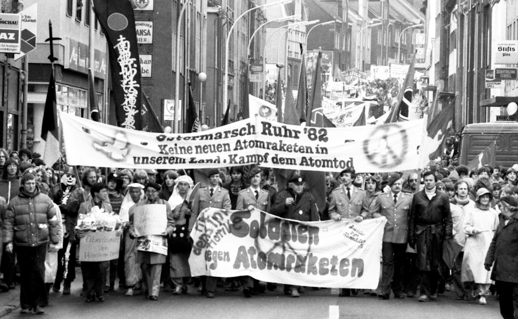 Alt geworden, isoliert, empathielos – woran scheitert die Friedensbewegung?