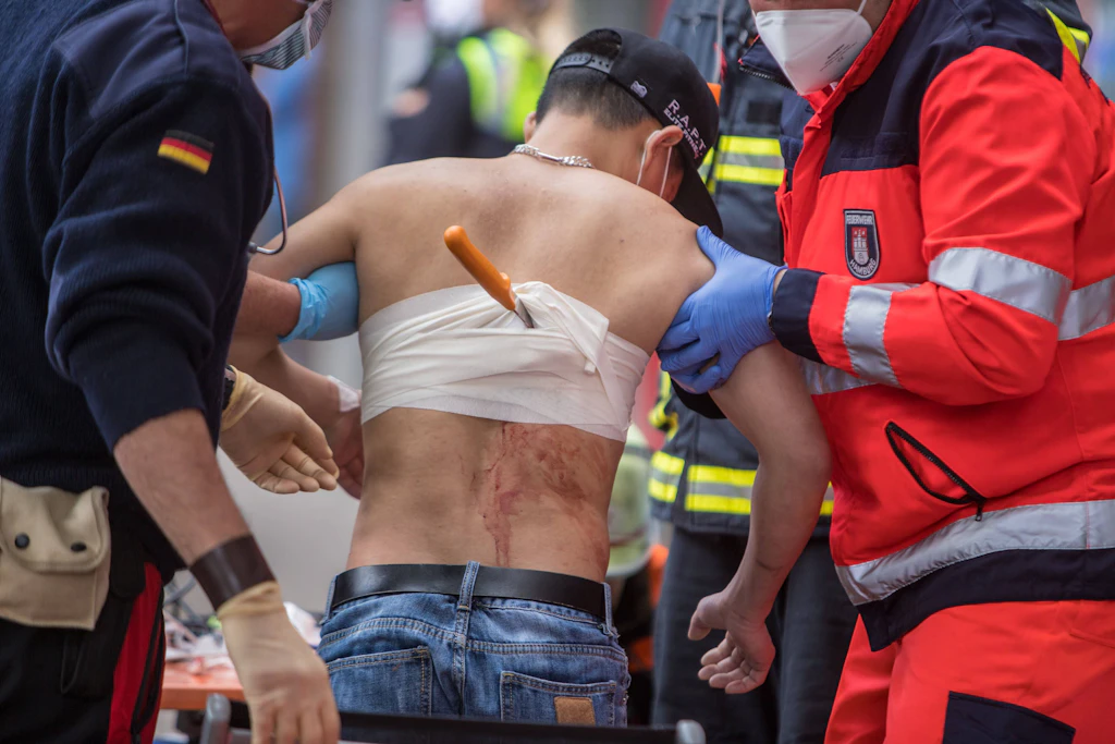 Intensivpfleger über Messer-Attacken: Das ganze Gesicht war aufgeschnitten!