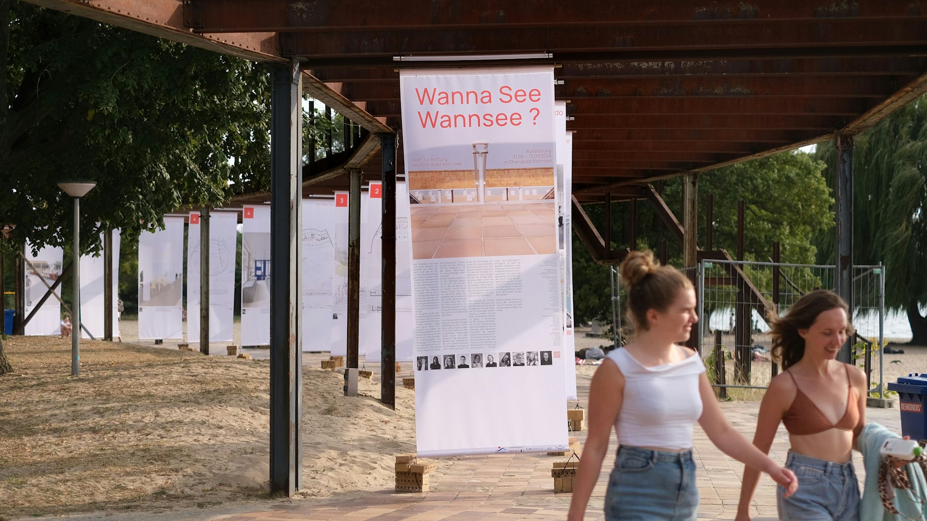 Seit Samstag läuft die Ausstellung „Wanna See Wannsee?“ im Strandbad Wannsee.