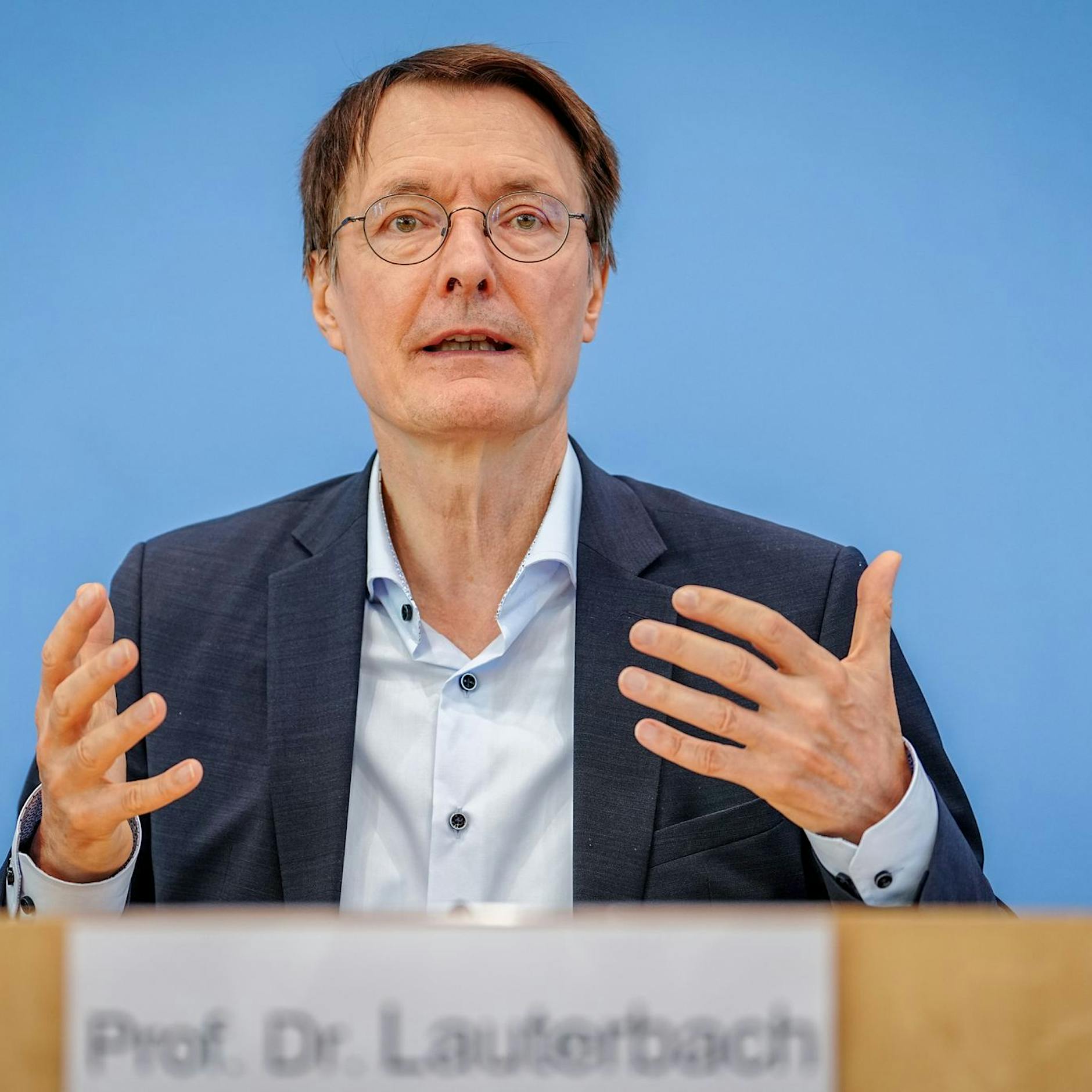 Höhere Kassenbeiträge: Droht Versicherten 2025 ein teures Jahr?