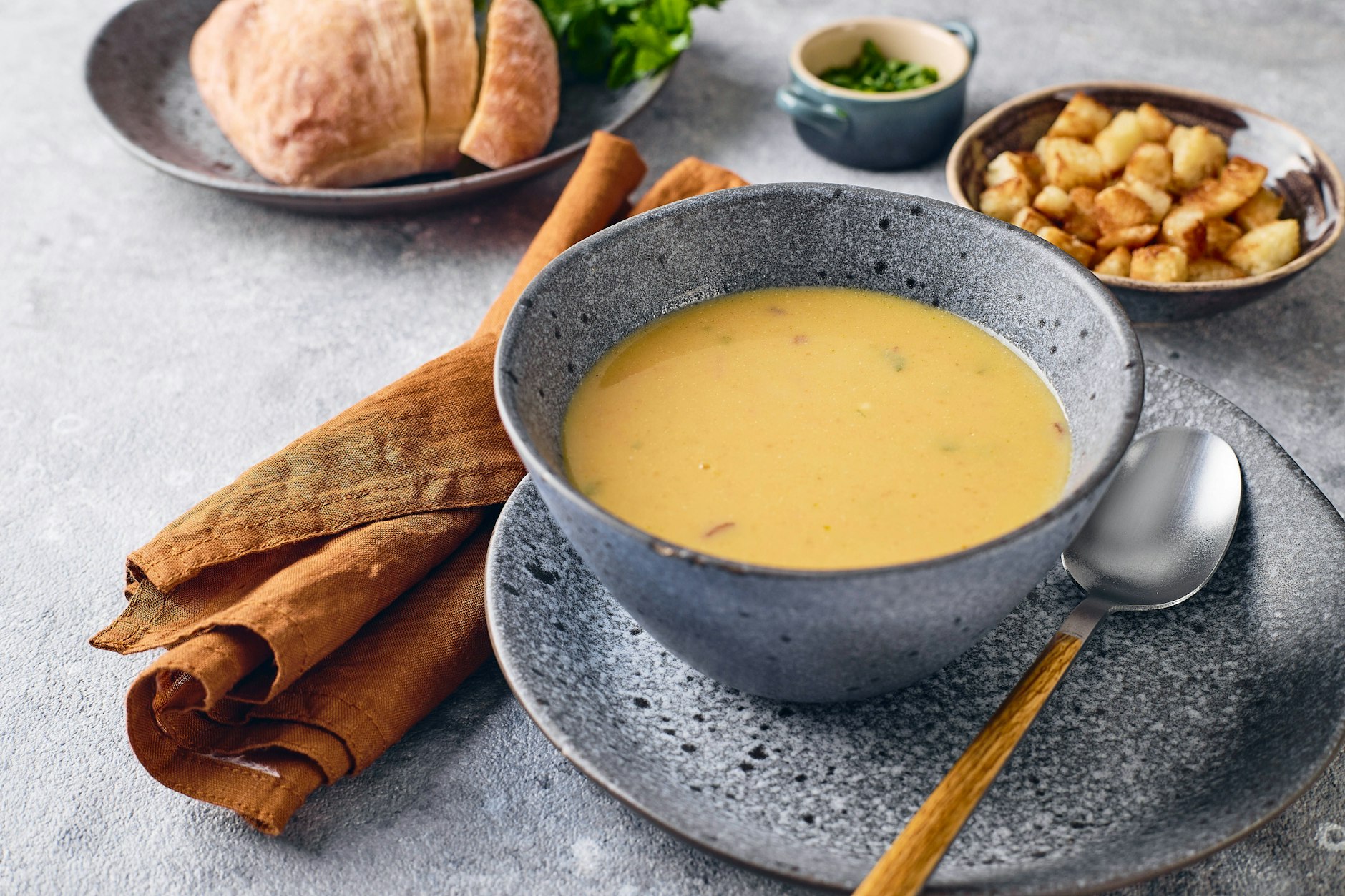 Rezept für leckere Budget-Suppe: Dieses Rezept zeigt, dass selbst ein kleines Budget nicht bedeutet, dass man auf Genuss verzichten muss. 