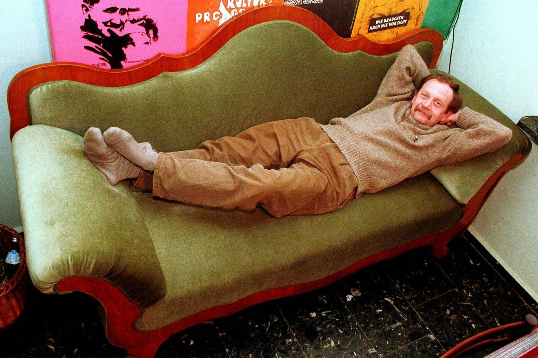 Gemütlich ist er, der Sachse: Jürgen Hart im Jahre 2000 in seiner Berliner Wohnung.