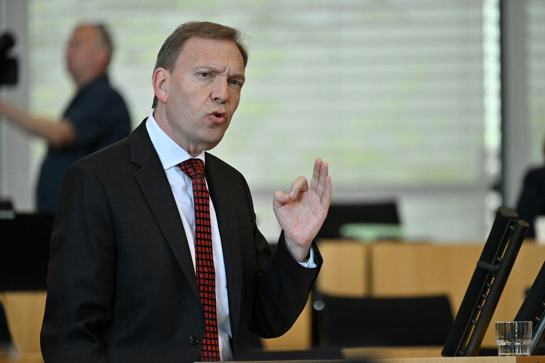 SPD-Fraktionschef Matthias Hey prognostiziert einen schwierigen Abend