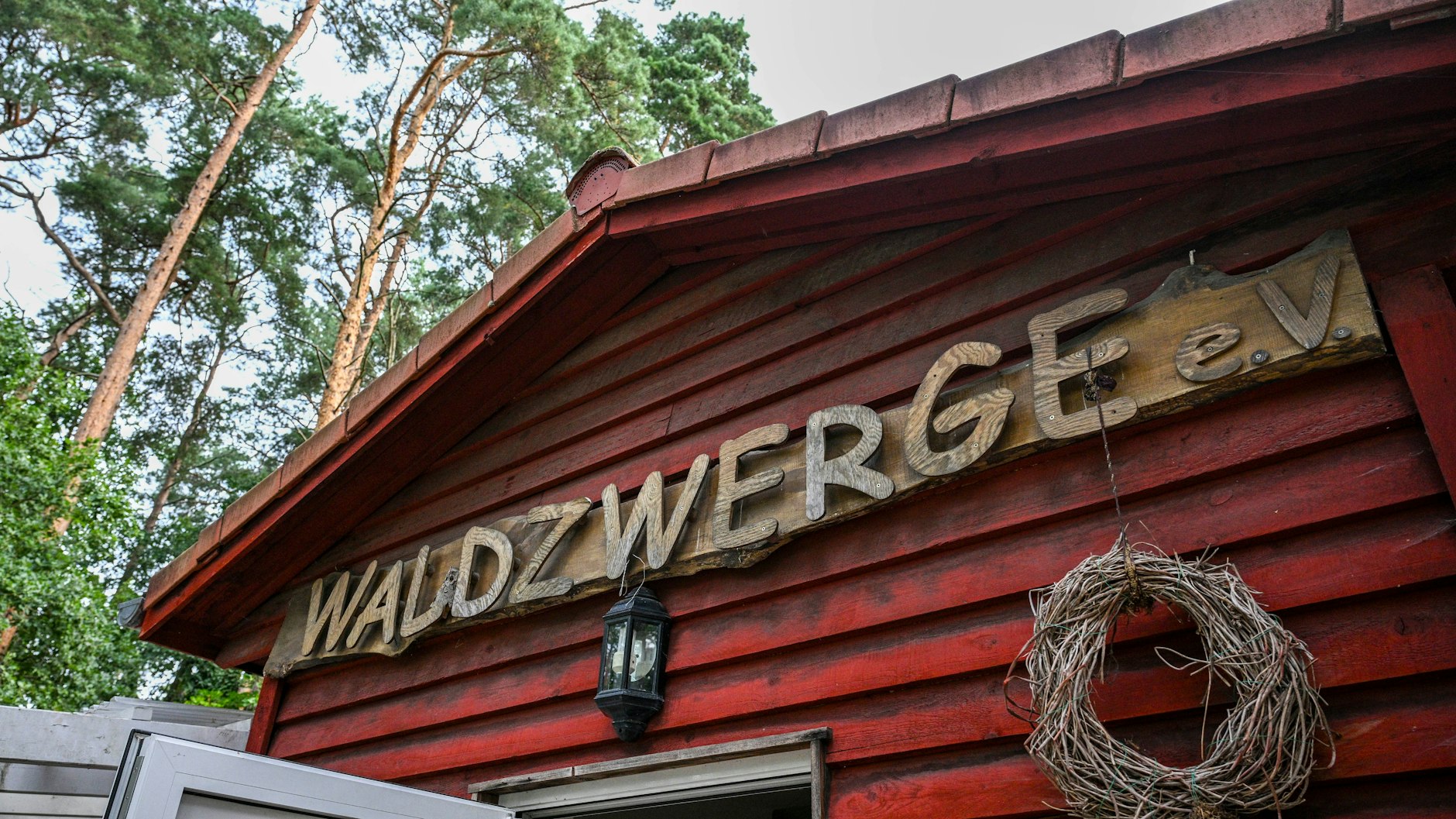 Die Schutzhütte vom Waldkindergarten: Hier gibt es das Mittagessen.