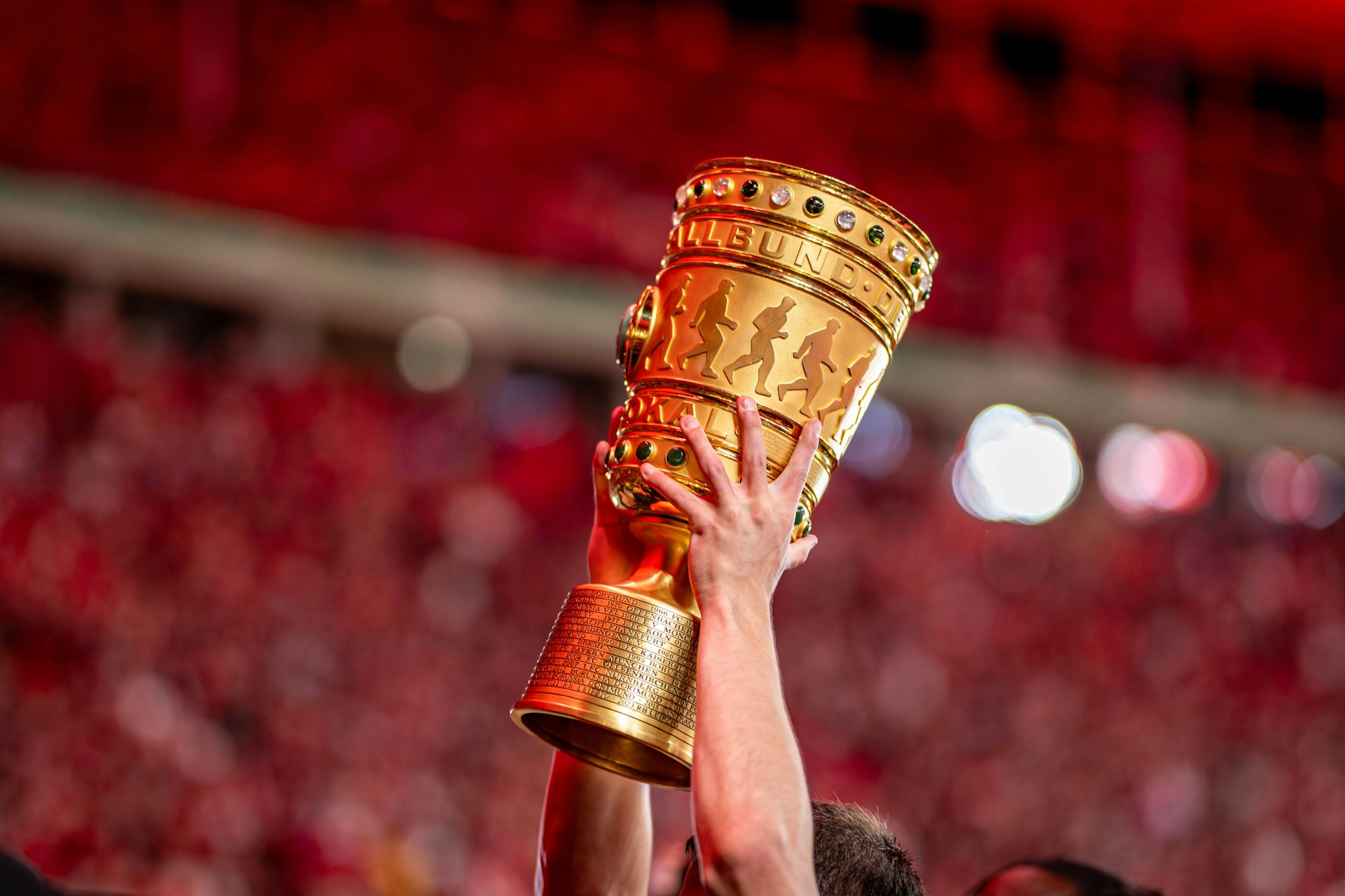 Der DFB-Pokal, wer wird den Pott im Mai 2025 als Sieger in die Höhe strecken. Der 1. FC Union und Hertha BSC haben in der Zweiten Runde Losglück gehabt.