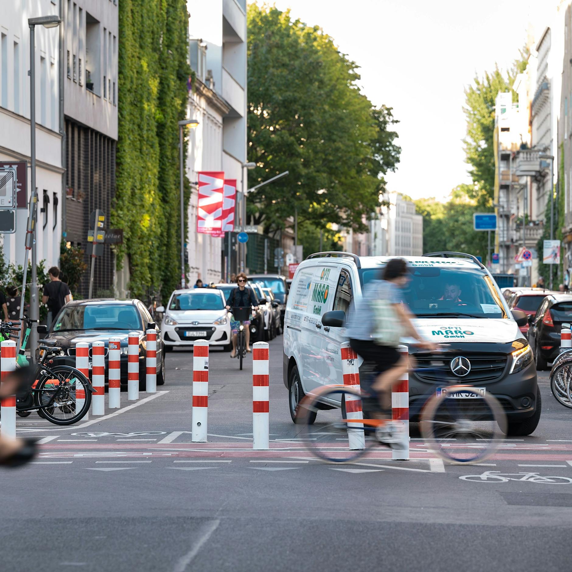 Neues Kiezblock-Problem in Berlin: Führen Poller zu steigenden Mieten?