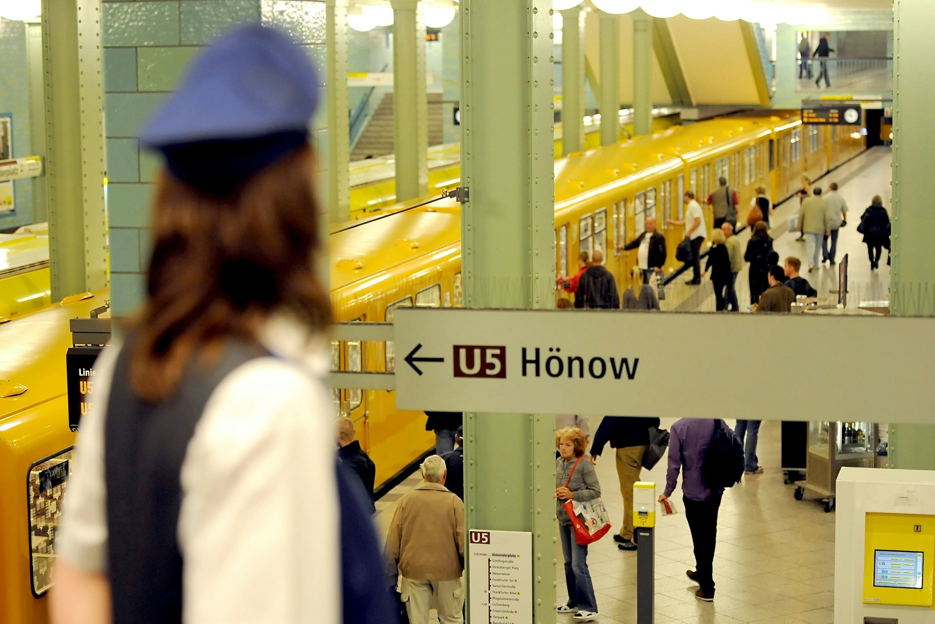 Wo viele Menschen aufeinandertreffen, gibt es auch viele Straftaten. Neue Zahlen zeigen, wie viele es im Bereich der BVG im Jahr 2023 waren.