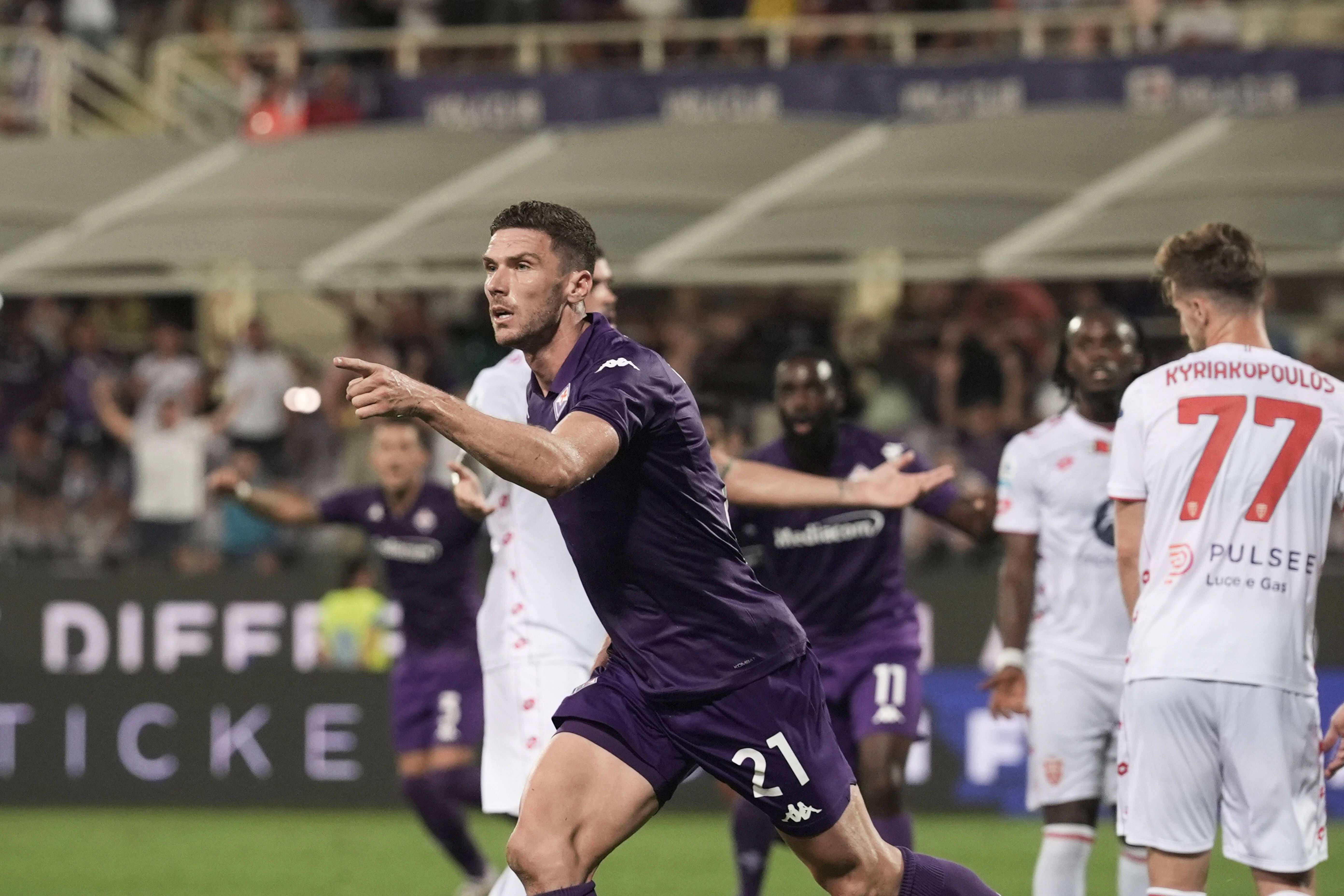 Erstes Spiel, erstes Tor: Robin Gosens wurde in Italien für sein Debüt in Florenz und seinem Kopfballtreffer gegen Monza gefeiert.&nbsp;