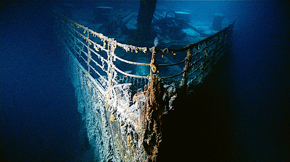 Die Bug-Reling der Titanic ist das ikonischste Stück des Schiffes - nun weist das Geländer allerdings große Schäden auf.
