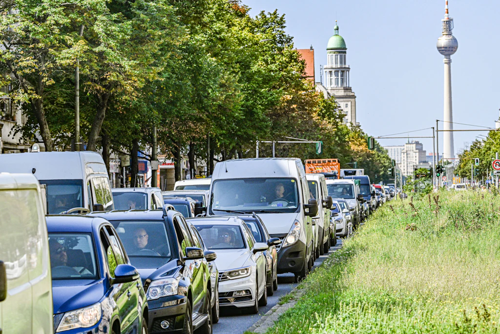 Vorsicht auf der Frankfurter Allee! Neue Baustellen im Berliner Osten