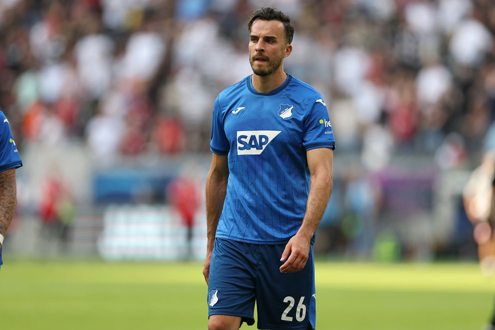 Ein Bild, an das sich Herthas Fans gewöhnen müssen: Haris Tabakovic im Trikot der TSG Hoffenheim.