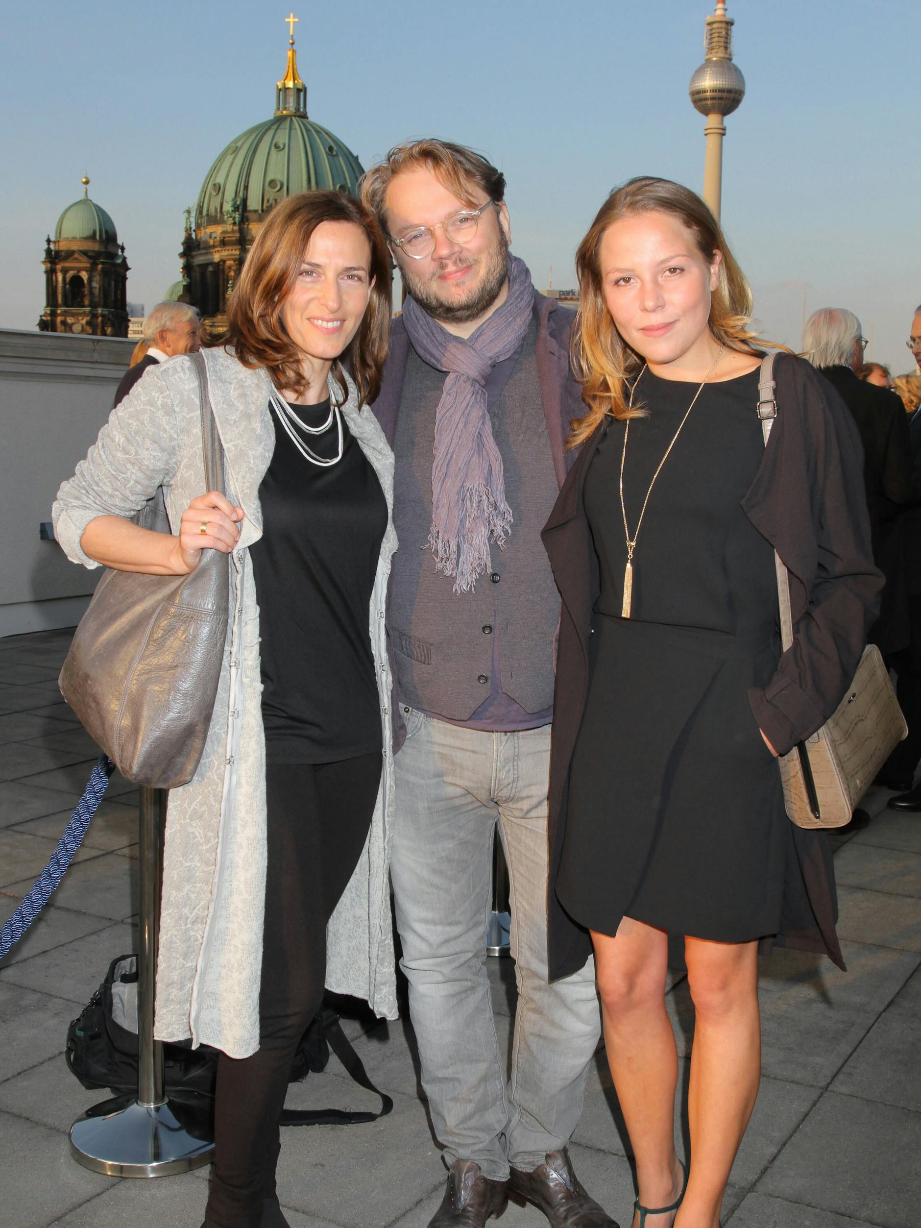 Franziska van der Heide mit ihrer damaligen GZSZ-Kollegin Ulrike Frank und ihrem Mann Marc Schubring im Jahr 2014.
