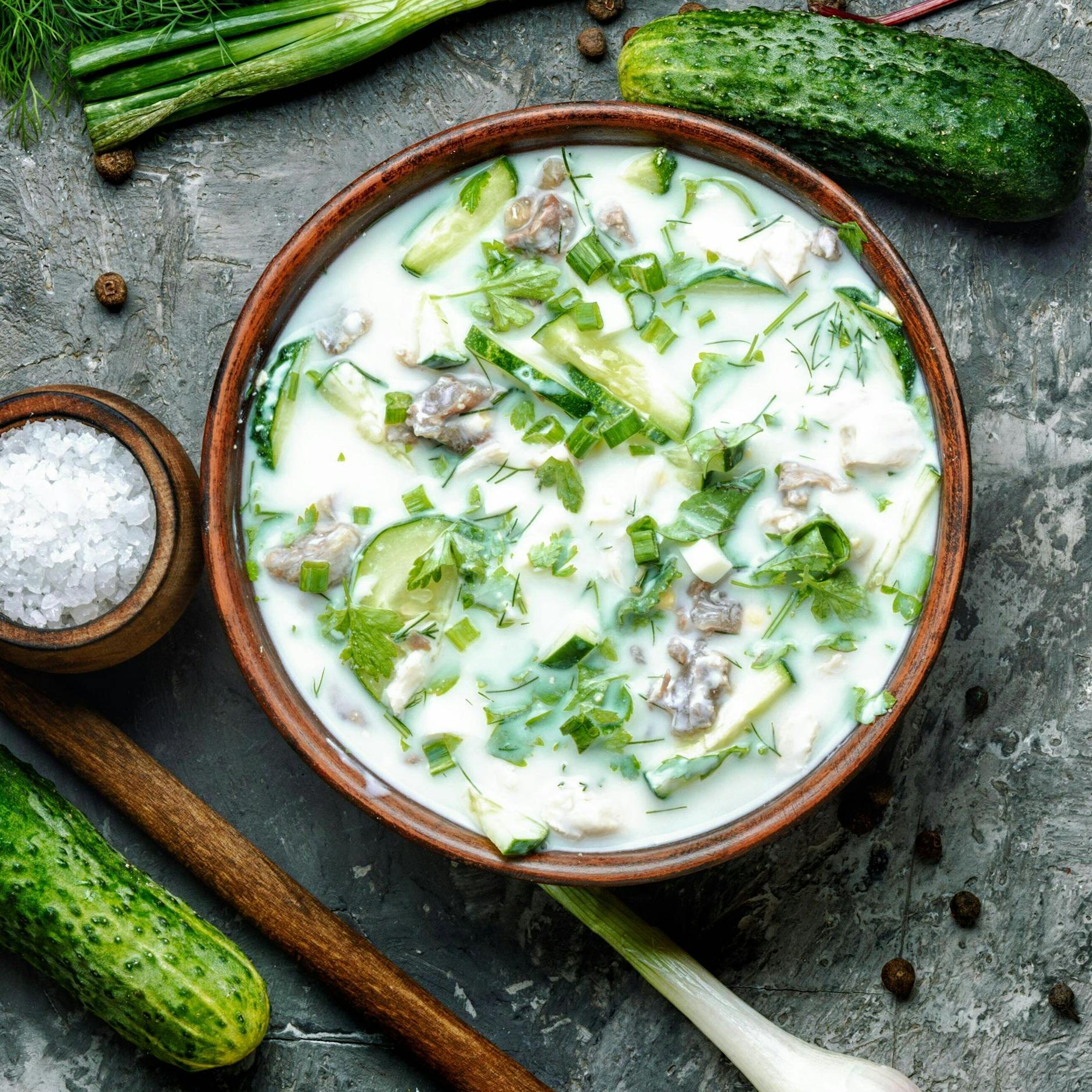 Okroschka: Die erfrischende Sommersuppe – das DDR-Rezept in unter 5 Minuten!