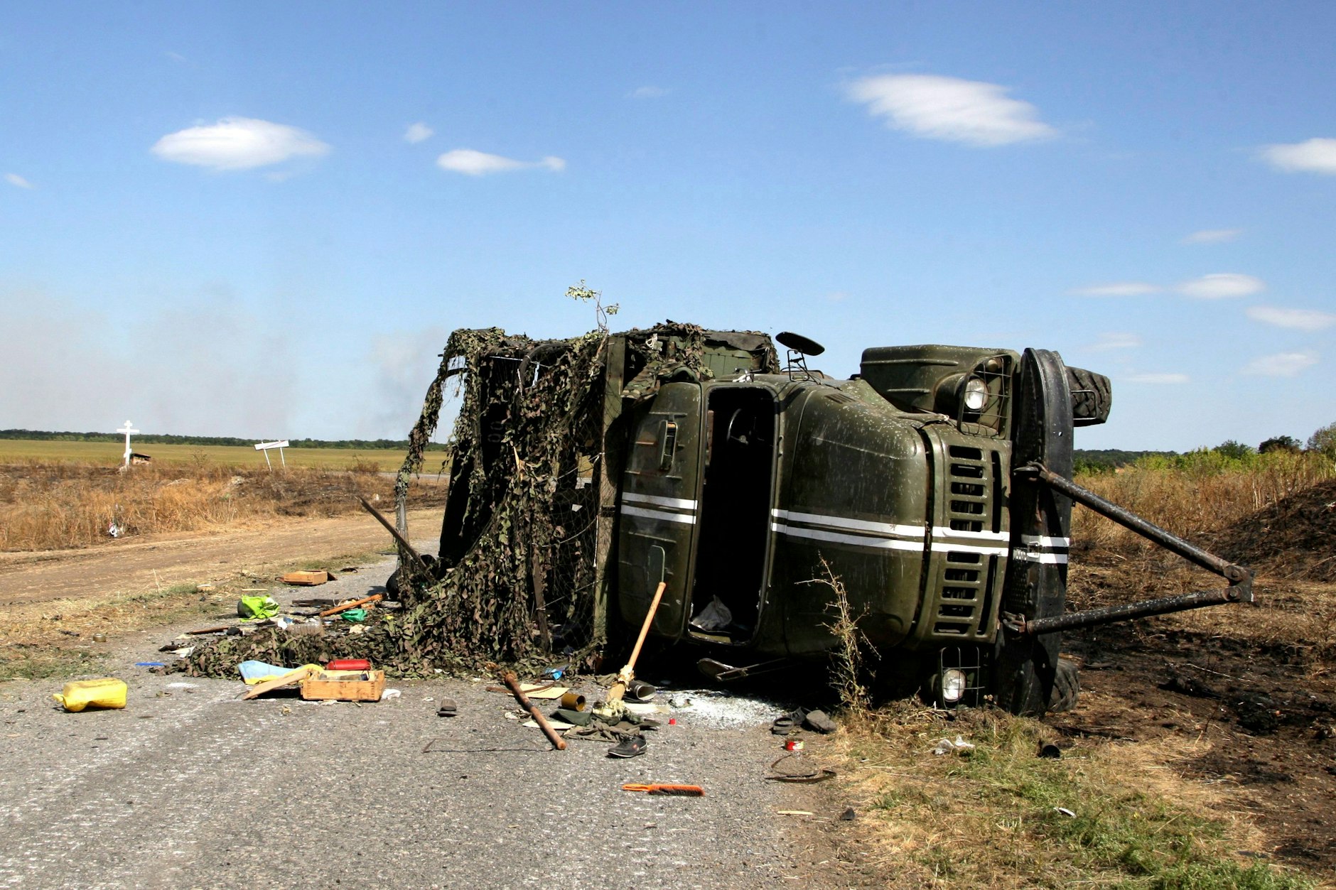 Zerstörter ukrainischer Lastwagen nach der Schlacht von Ilowajsk (2014): Putin hatte den ukrainischen Soldaten freies Geleit versprochen.