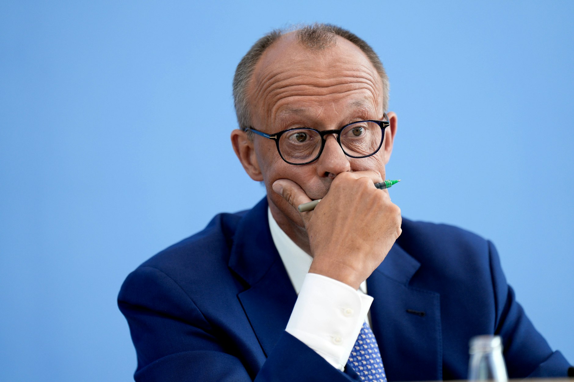 Friedrich Merz, CDU-Bundesvorsitzender, muss sich Fragen zur Brandmauer gefallen lassen.