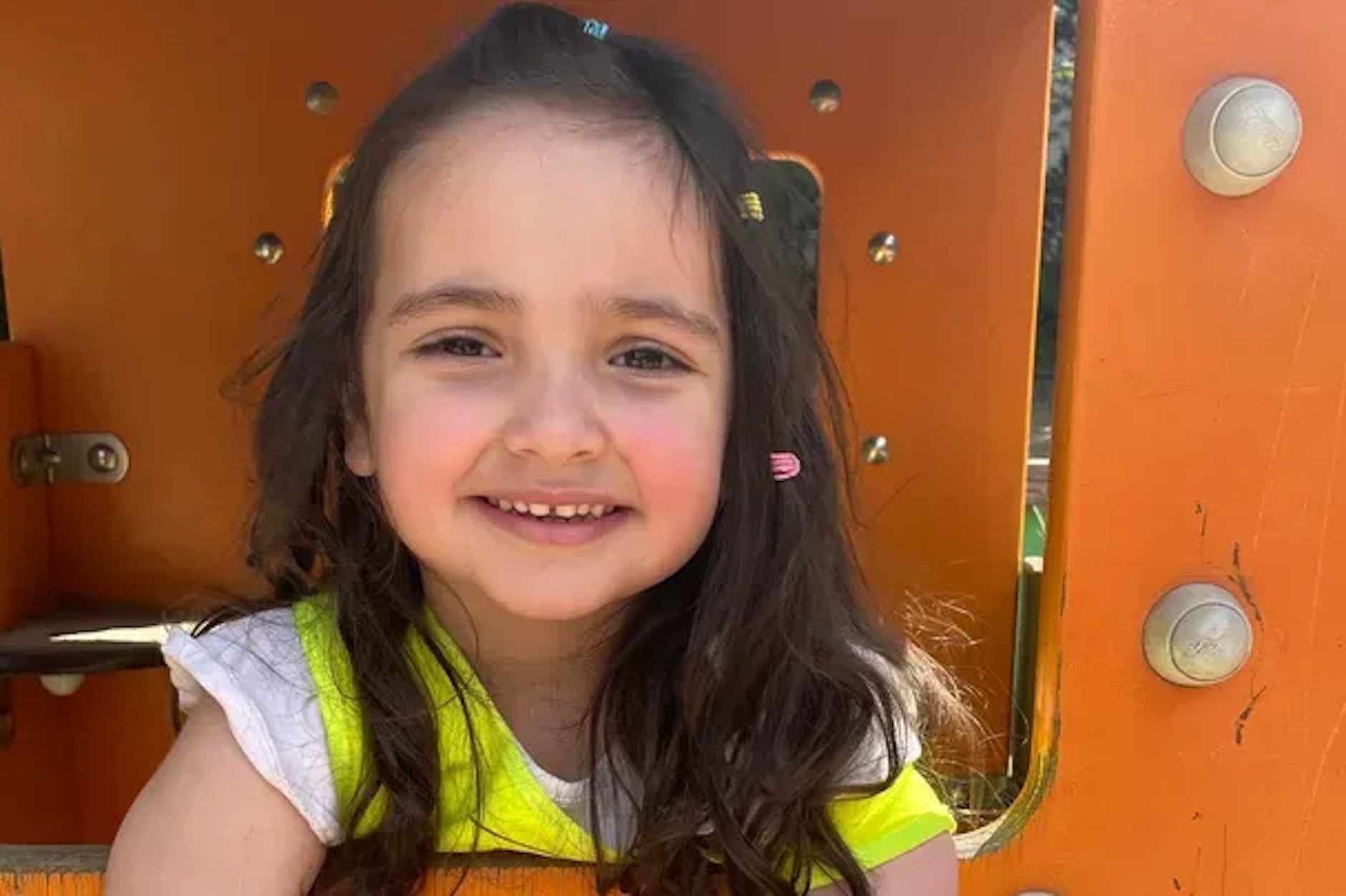 Liyah, 3 Jahre, leidet unter einer lebensbedrohlichen Lebensmittelallergie gegen alle Nüsse – mit Anaphylaxie-Risiko – jetzt bittet die Familie um Hilfe!