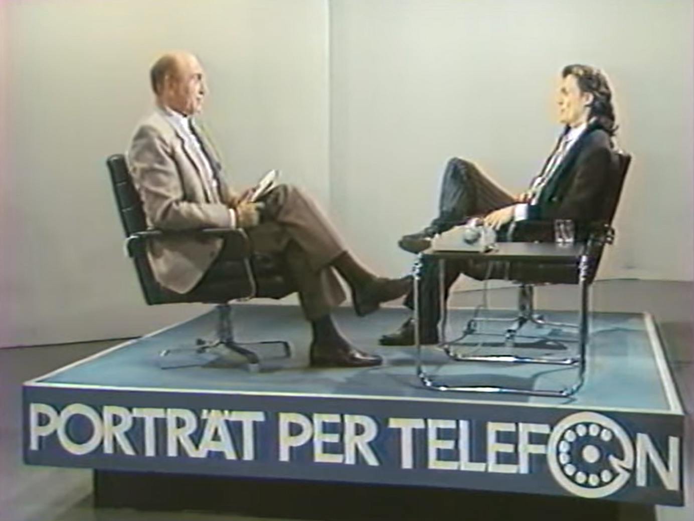 Sänger Jochen Kowalski war 1989 bei Porträt per Telefon mit Heinz Florian Oertel im DDR-Fernsehen zu Gast.